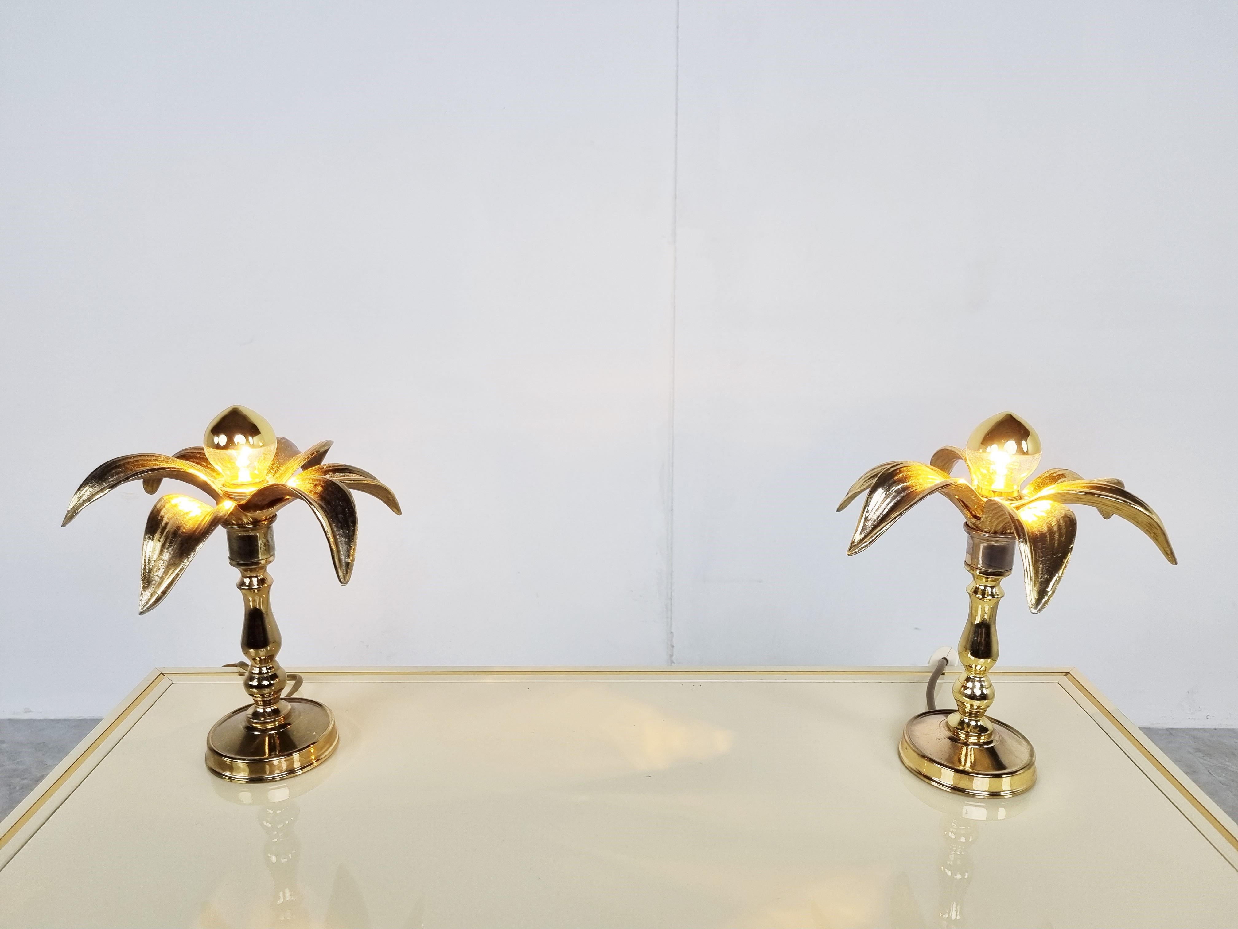 Hollywood Regency Pair of brass flower table lamps, 1970s