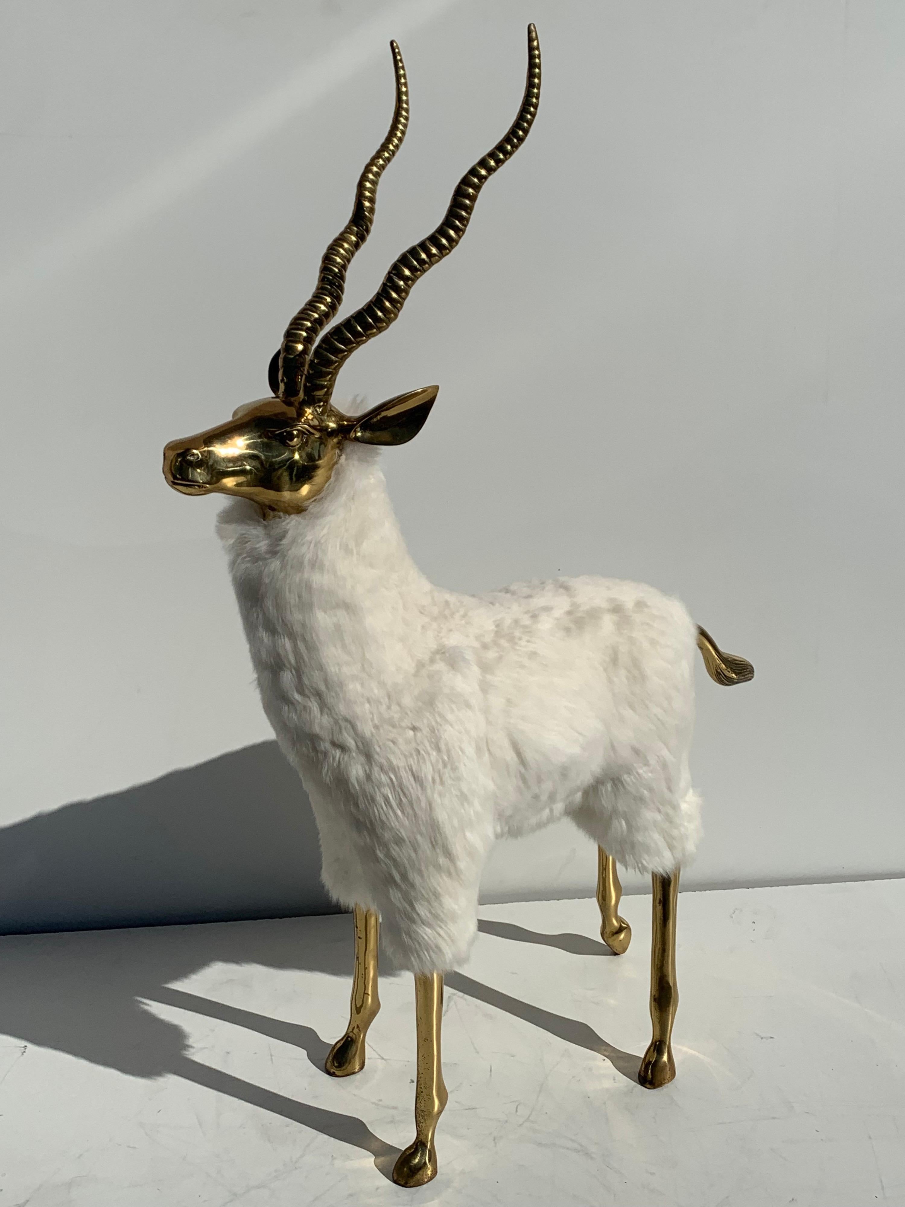 Paar Gazelle- oder Antelope-Skulpturen aus Messing im Weihnachtsdekor-Stil von Lalanne im Angebot 5