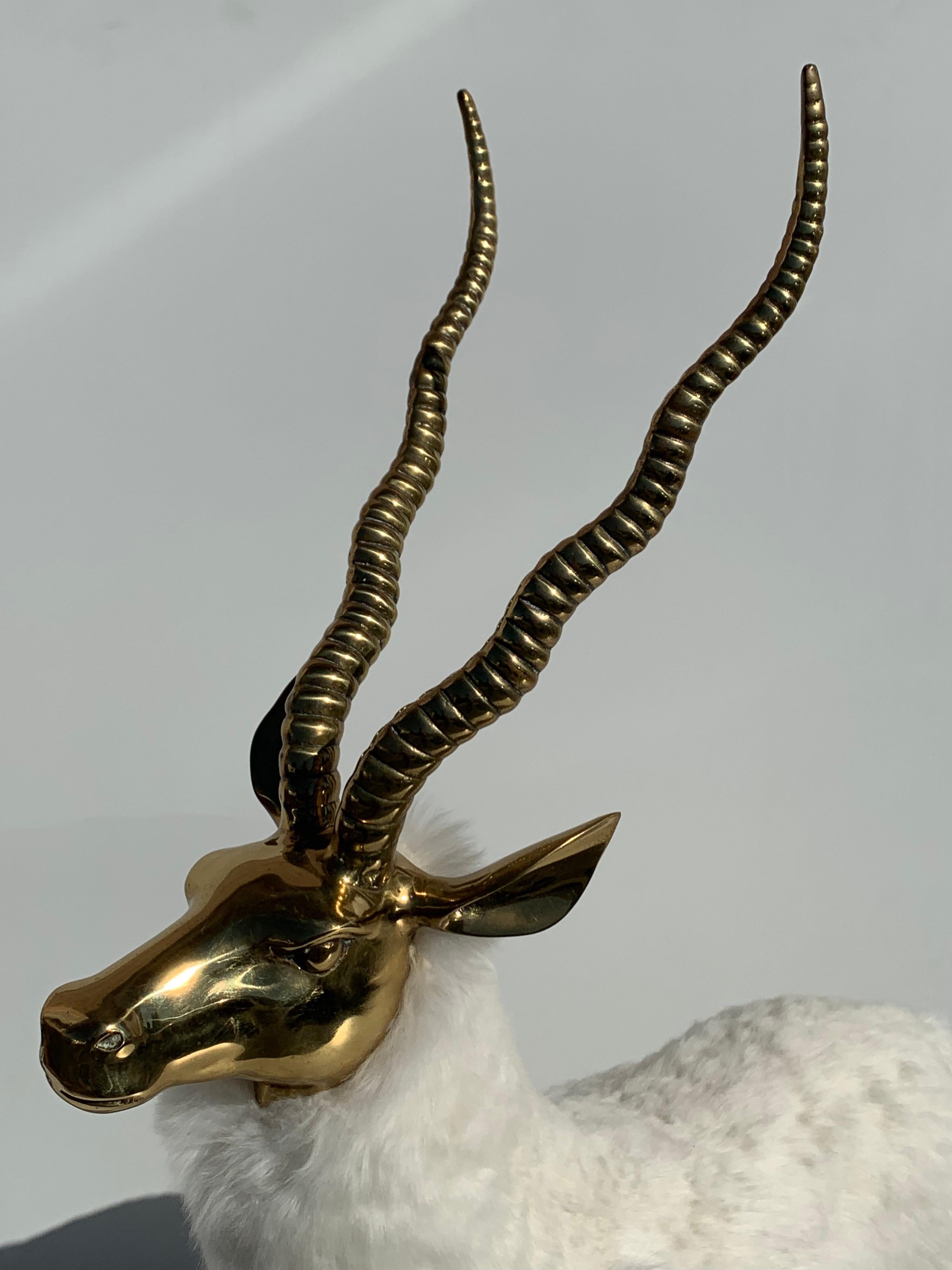 Paar Gazelle- oder Antelope-Skulpturen aus Messing im Weihnachtsdekor-Stil von Lalanne im Angebot 10
