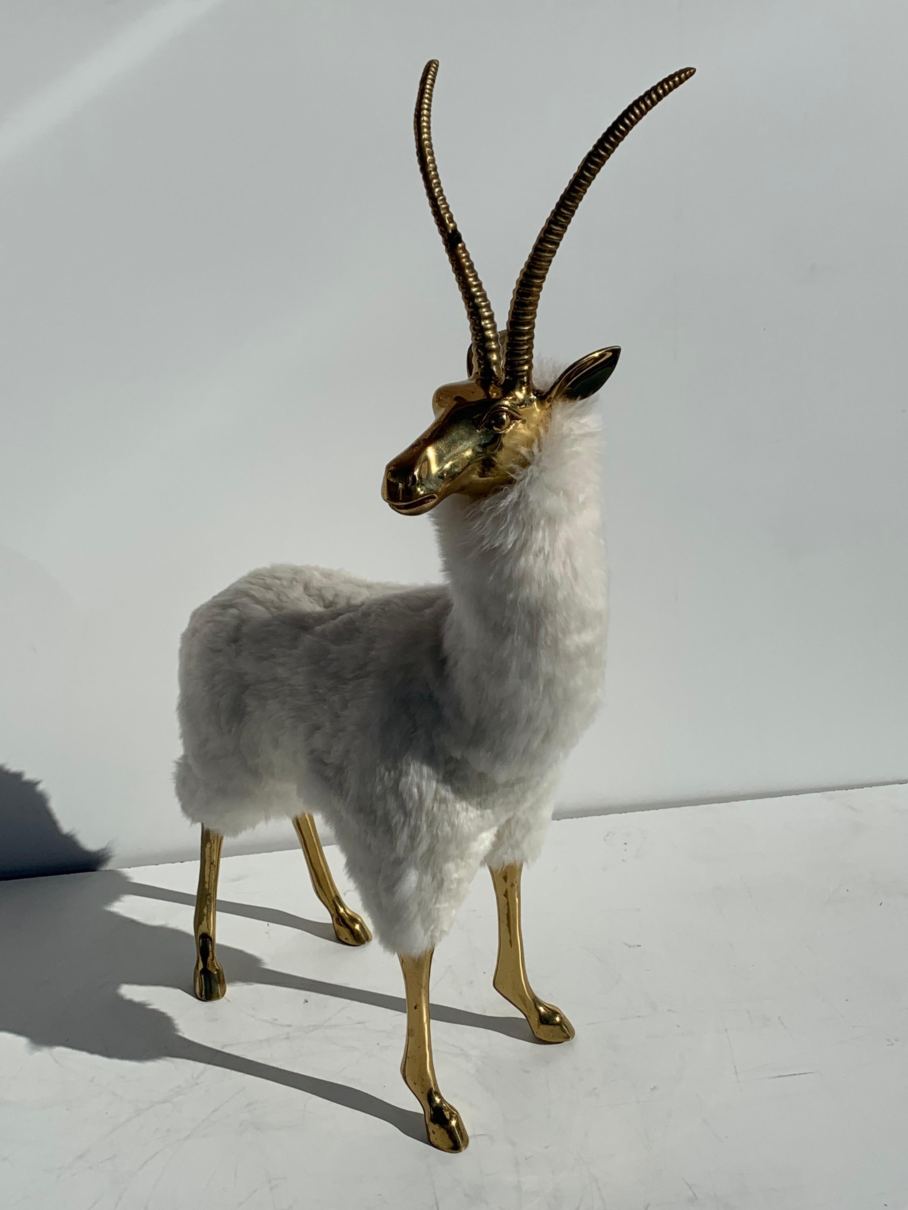 Paar Gazelle- oder Antelope-Skulpturen aus Messing im Weihnachtsdekor-Stil von Lalanne (Moderne der Mitte des Jahrhunderts) im Angebot