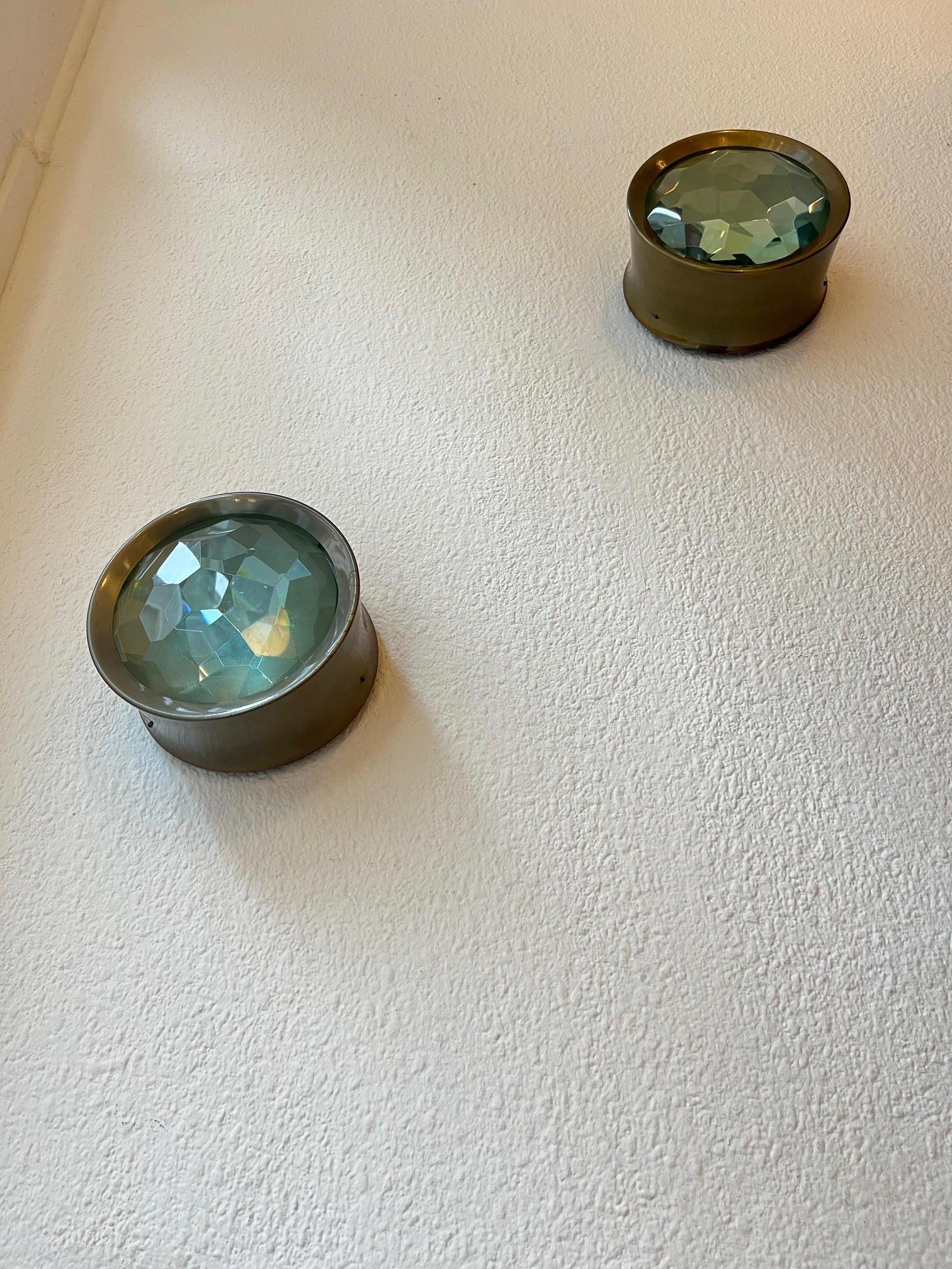 italien Paire de lampes encastrées en laiton et verre de Max Ingrand produit par Fontana Arte en vente