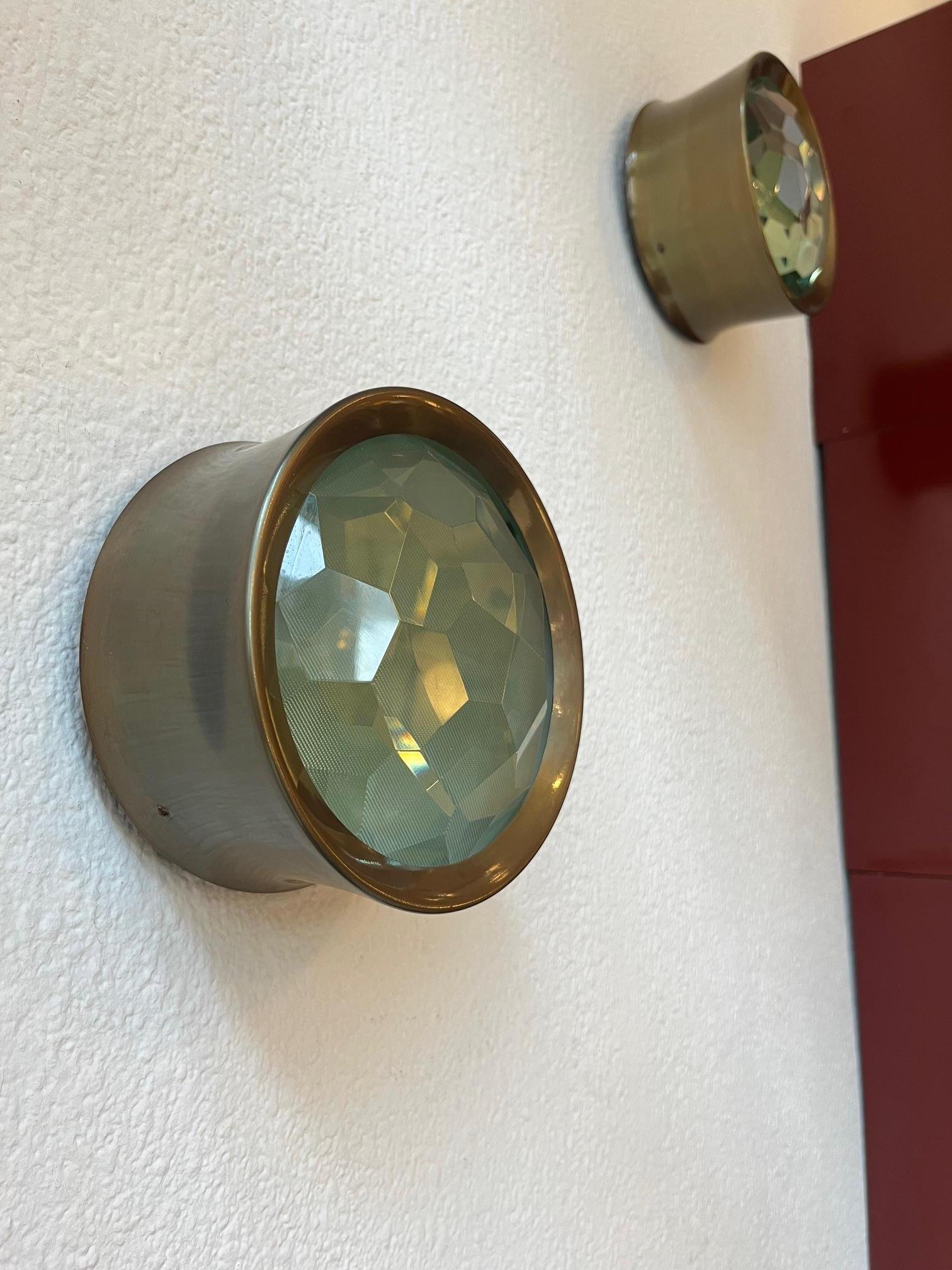 Paire de lampes encastrées en laiton et verre de Max Ingrand produit par Fontana Arte en vente 3