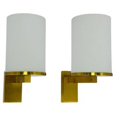 Paar Wandleuchter aus Messing und Glas im Stil von Jean Perzel