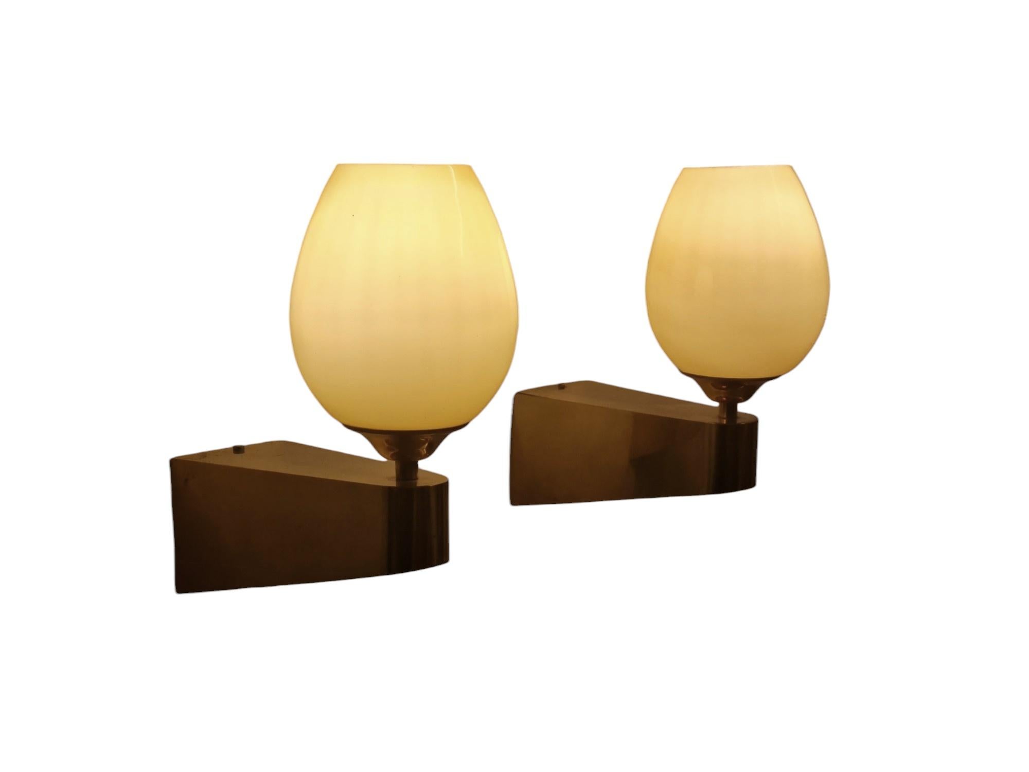 Finnish Pair Of Brass - Glass Wall Lamps Model EY 49 Itsu 1950s For Sale