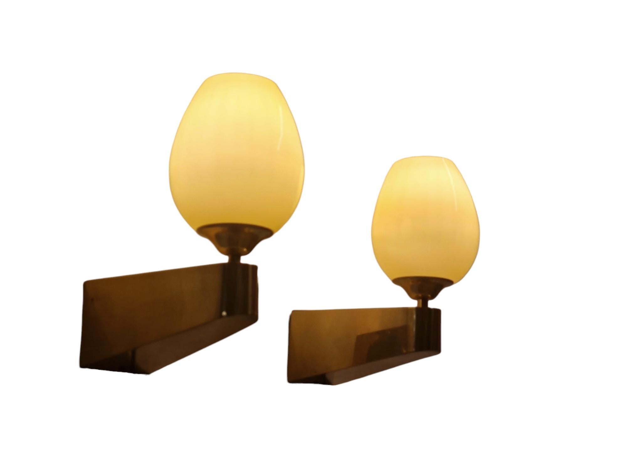 Pair Of Brass - Glass Wall Lamps Model EY 49 Itsu 1950s In Good Condition For Sale In Helsinki, FI