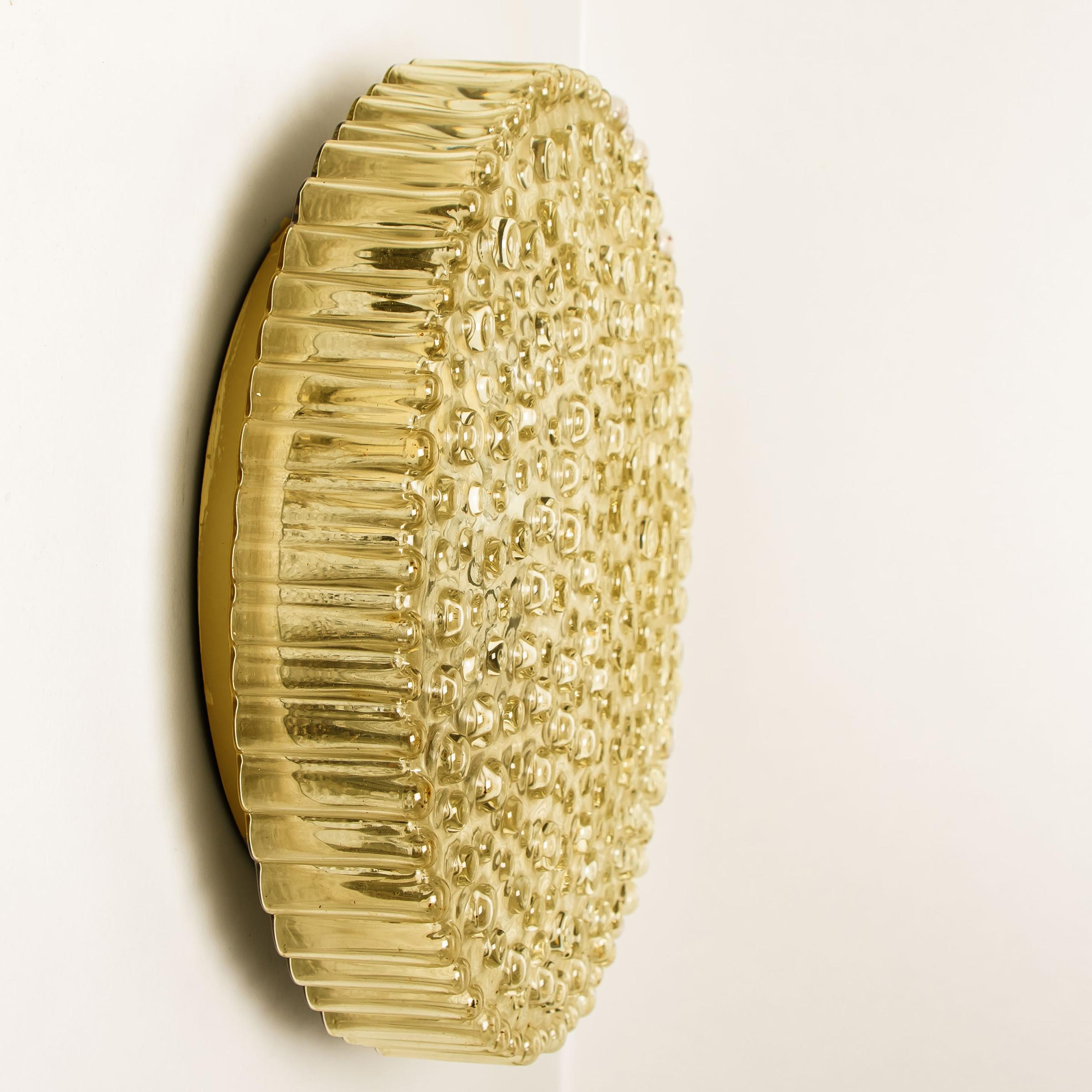 Coppia di appliques in vetro d'ottone di Motoko Isshi per Staff, anni '70 in vendita 3
