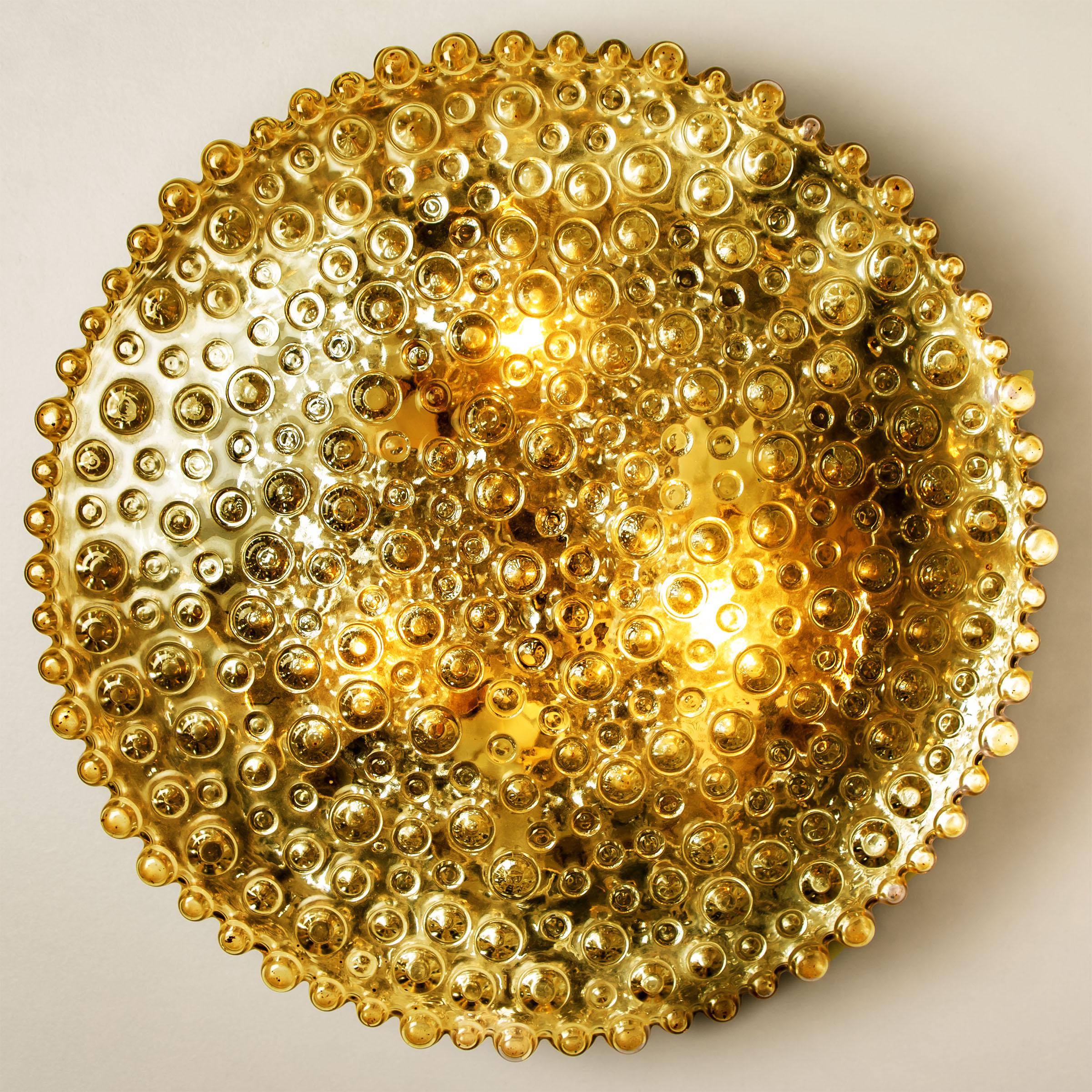 Spazzolato Coppia di appliques in vetro d'ottone di Motoko Isshi per Staff, anni '70 in vendita