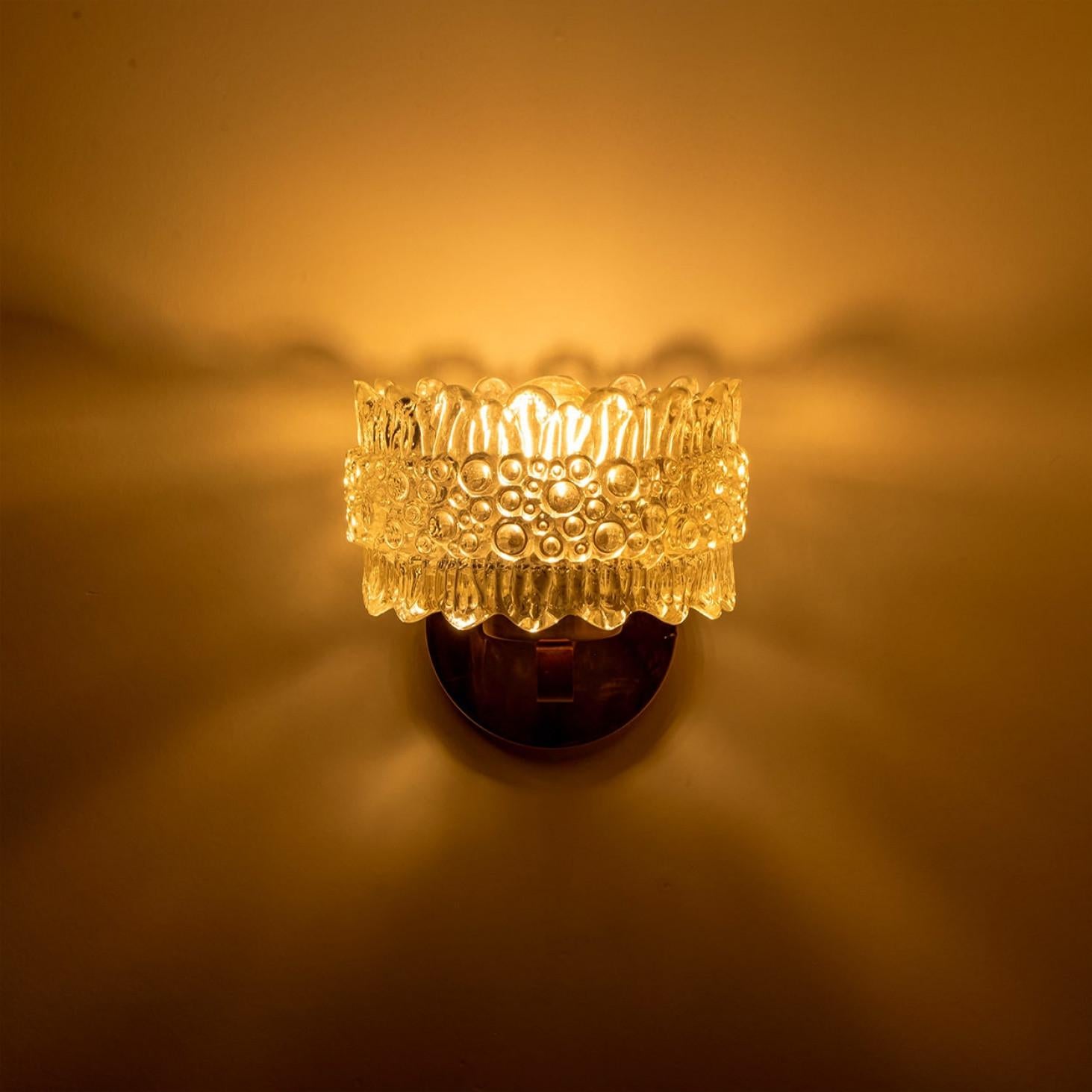 Paire d'appliques en laiton et verre dans le style de Hillebrand, Allemagne, années 1960 en vente 2