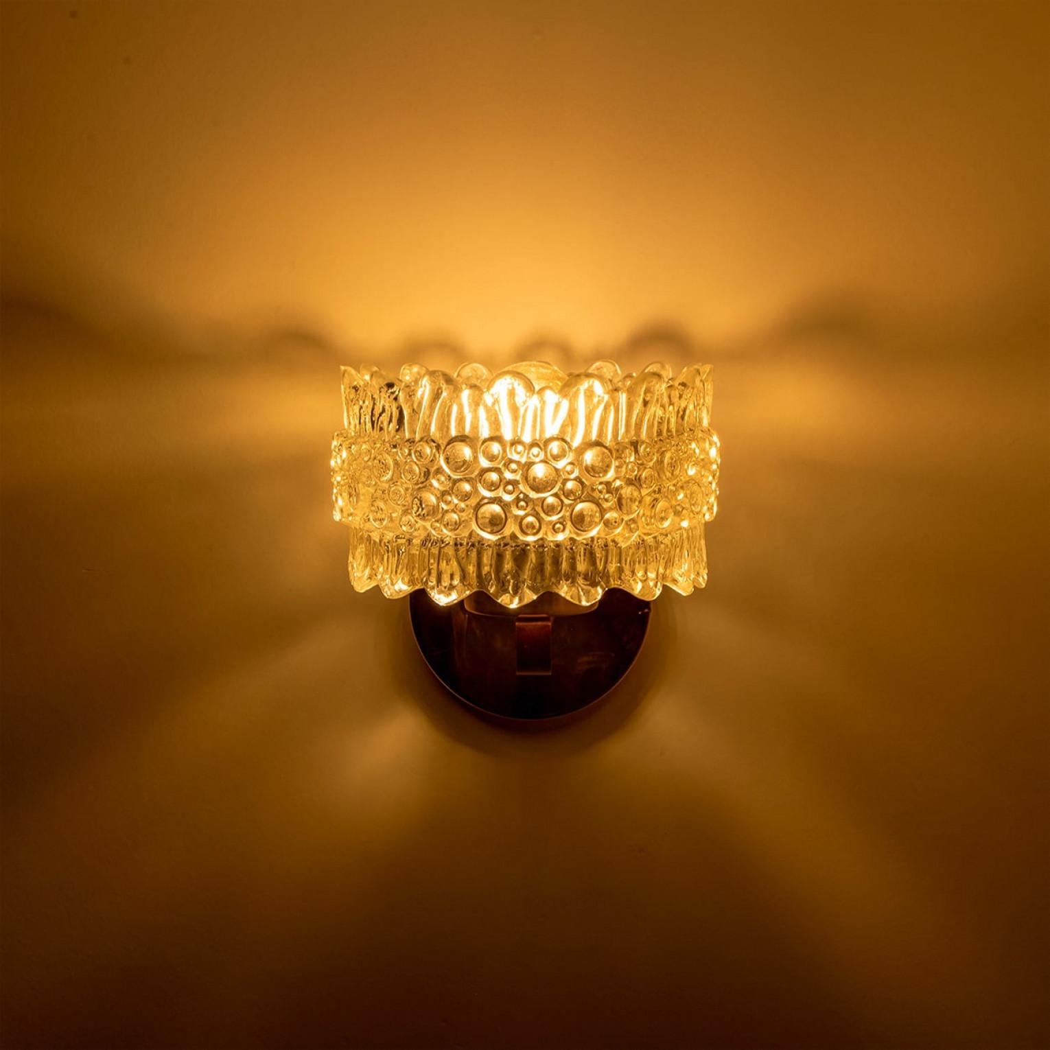 Pareja de apliques de latón y cristal al estilo de Hillebrand, Alemania Años 60 en venta 3