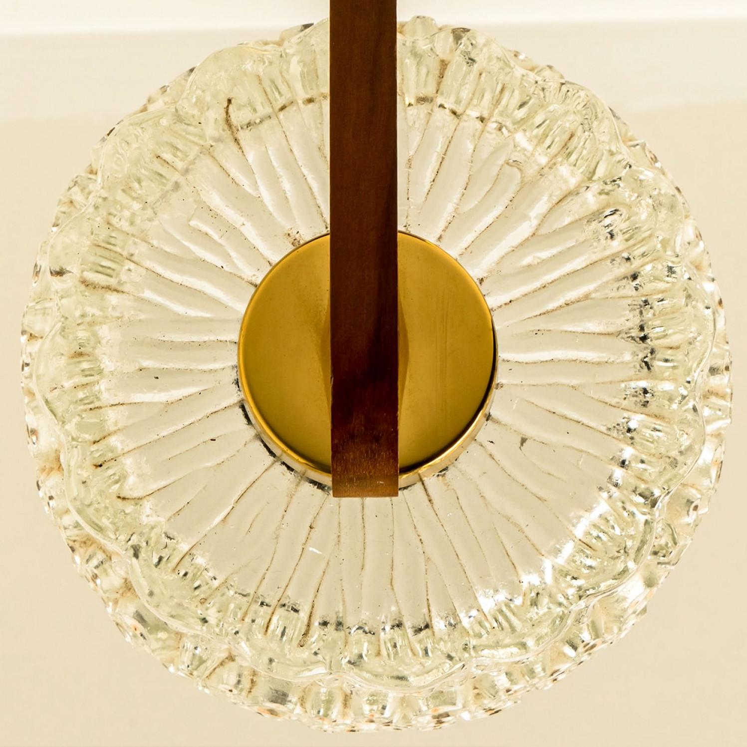 Laiton Paire d'appliques en laiton et verre dans le style de Hillebrand, Allemagne, années 1960 en vente
