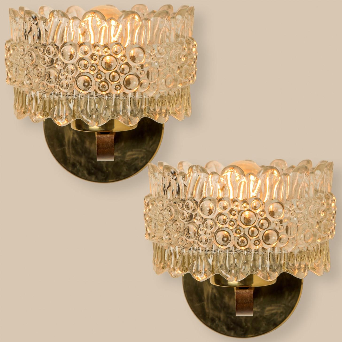 Paire d'appliques en laiton et verre dans le style de Hillebrand, Allemagne, années 1960 en vente 1