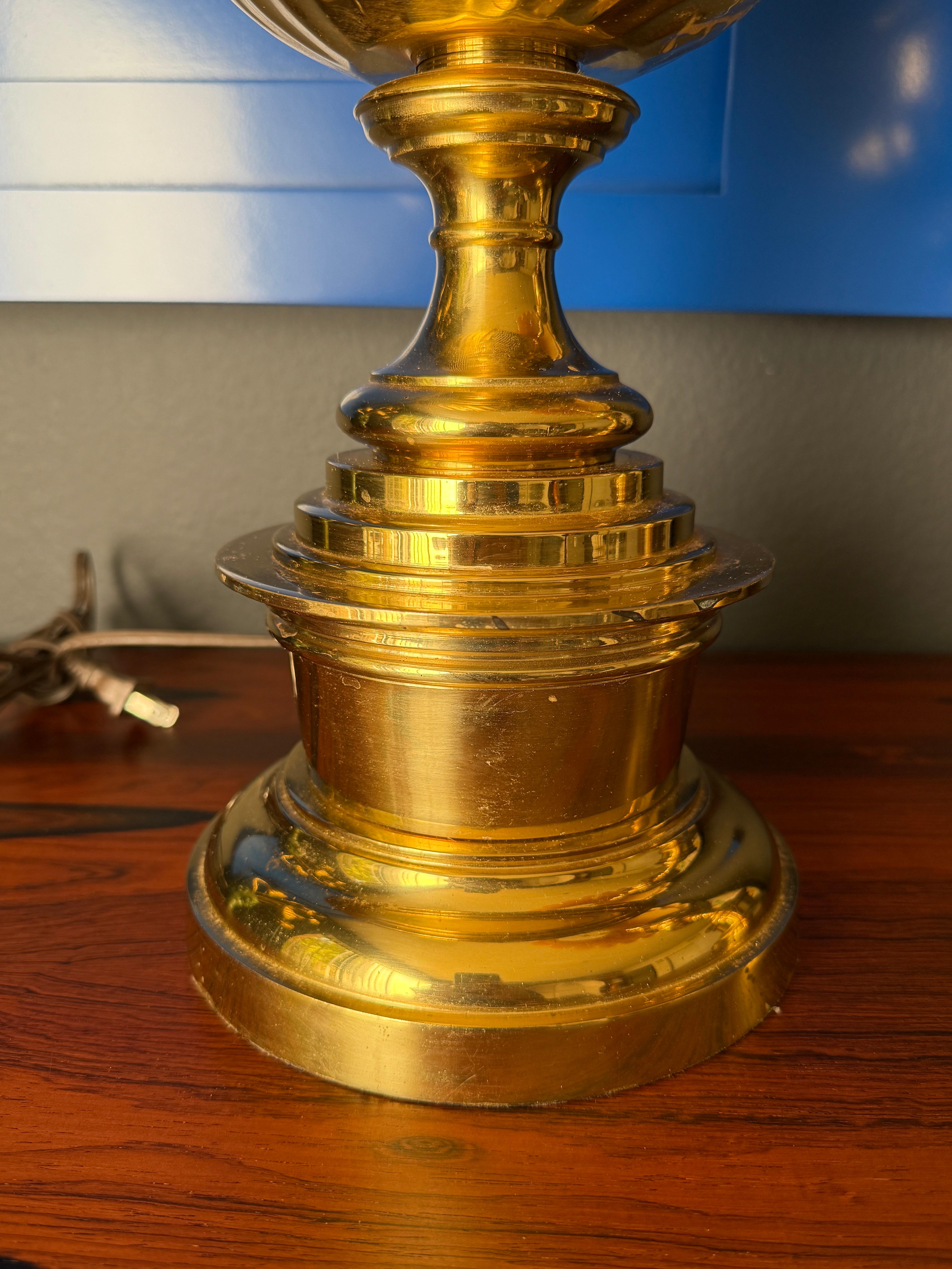 Pair of Brass Hollywood Regency Lamps For Sale 6