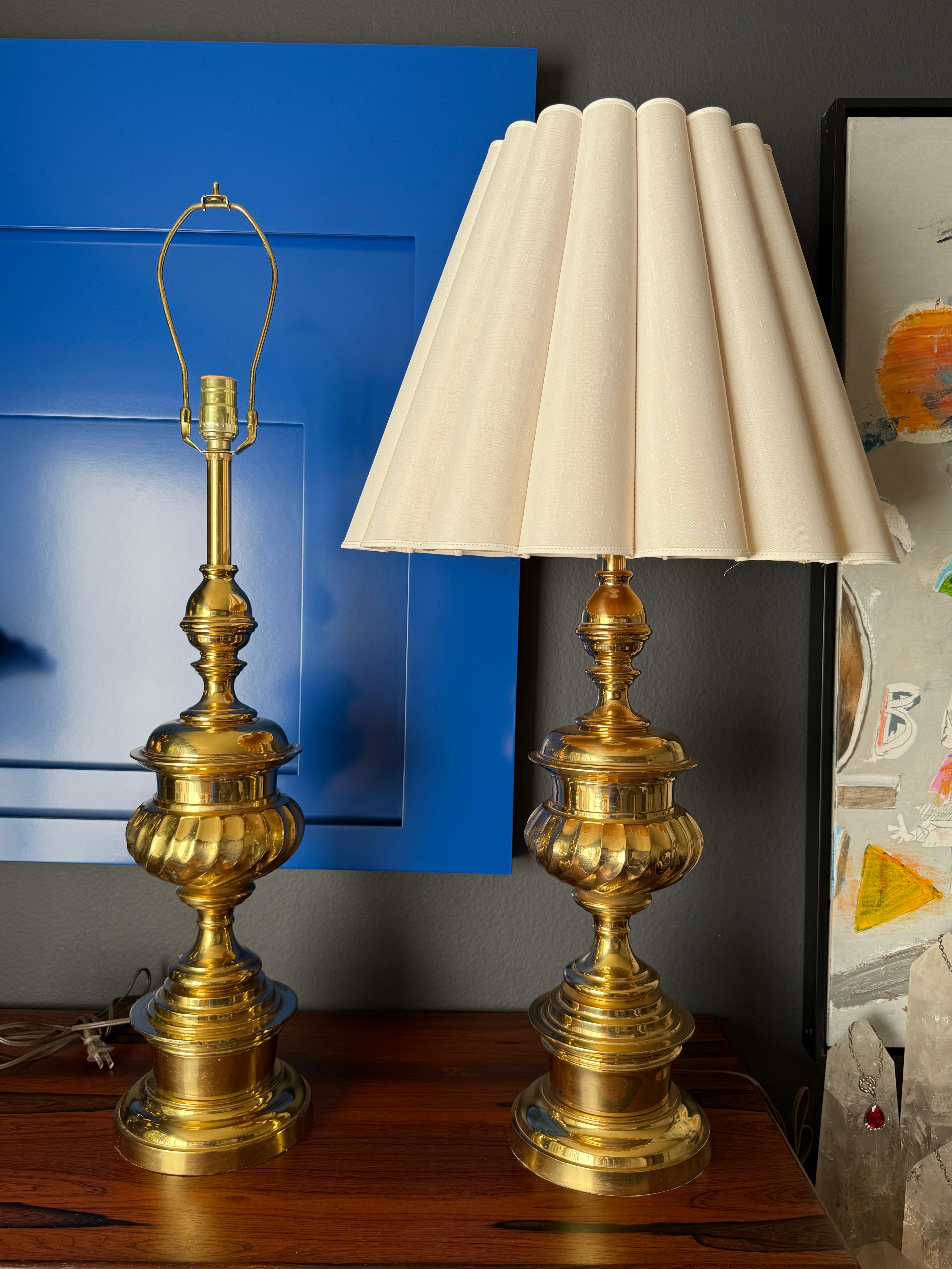 American Pair of Brass Hollywood Regency Lamps For Sale