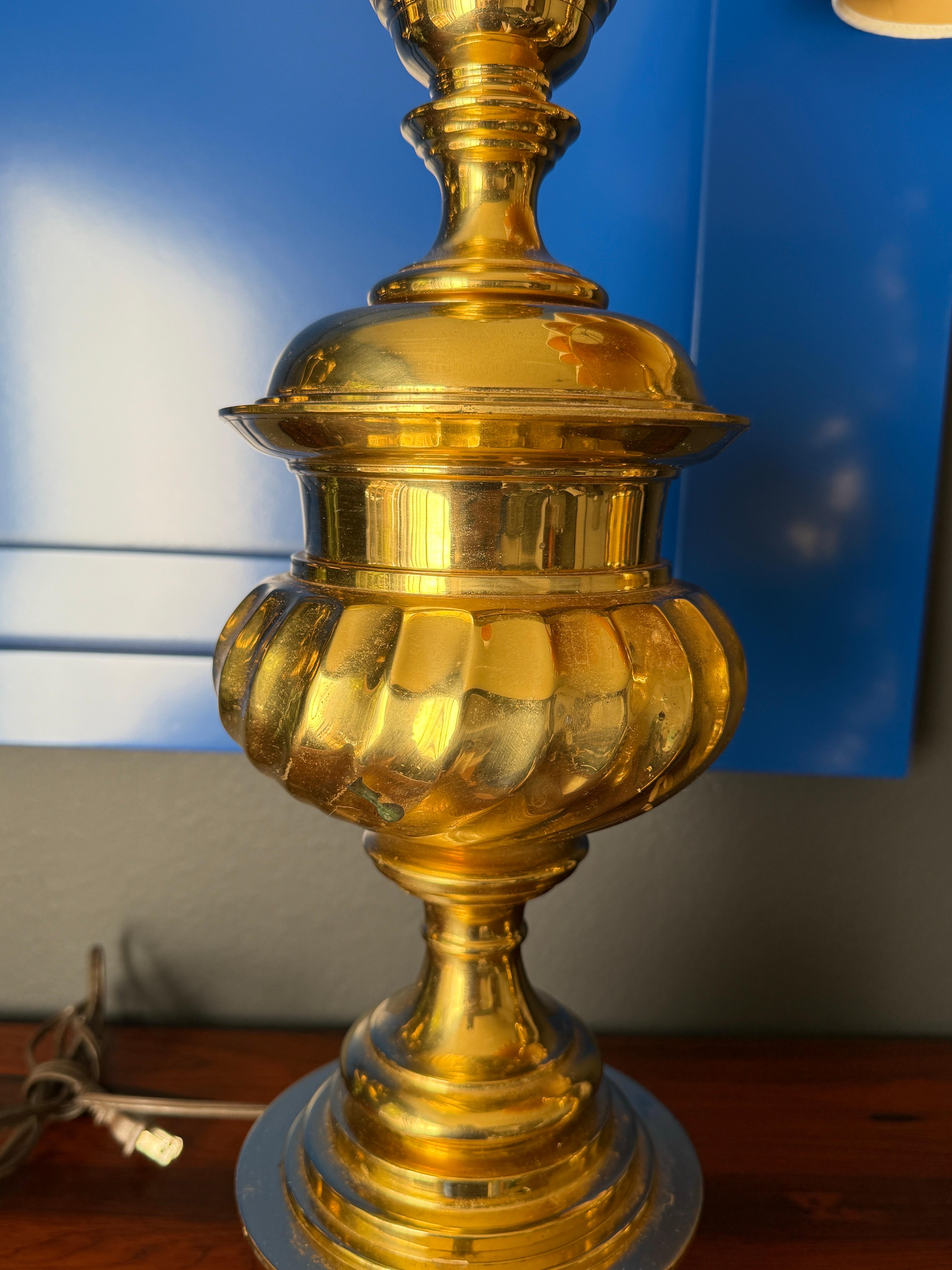 Pair of Brass Hollywood Regency Lamps For Sale 4