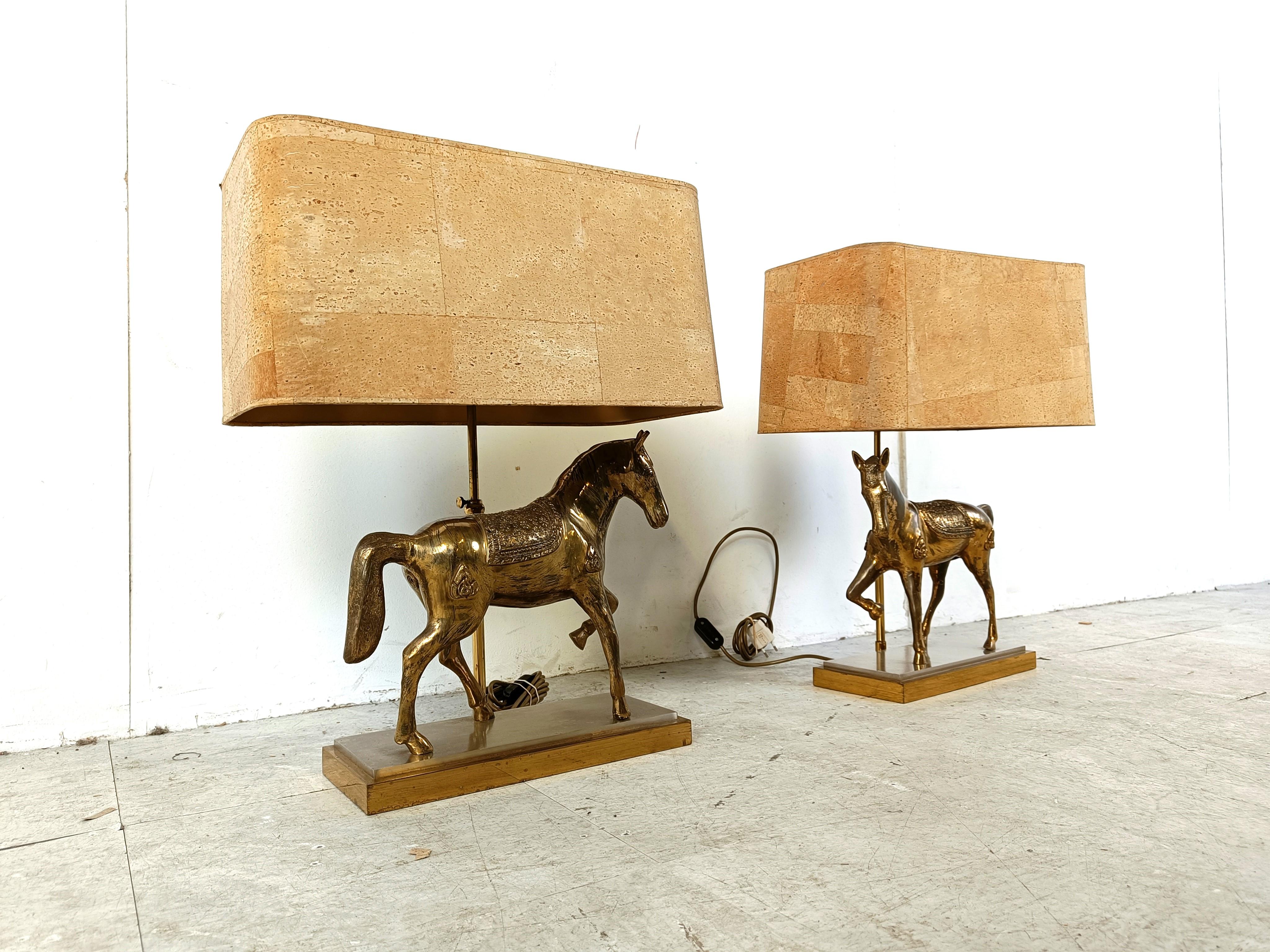 Paar Pferde-Tischlampen aus Messing, Belgien, 1970er Jahre (Ende des 20. Jahrhunderts) im Angebot