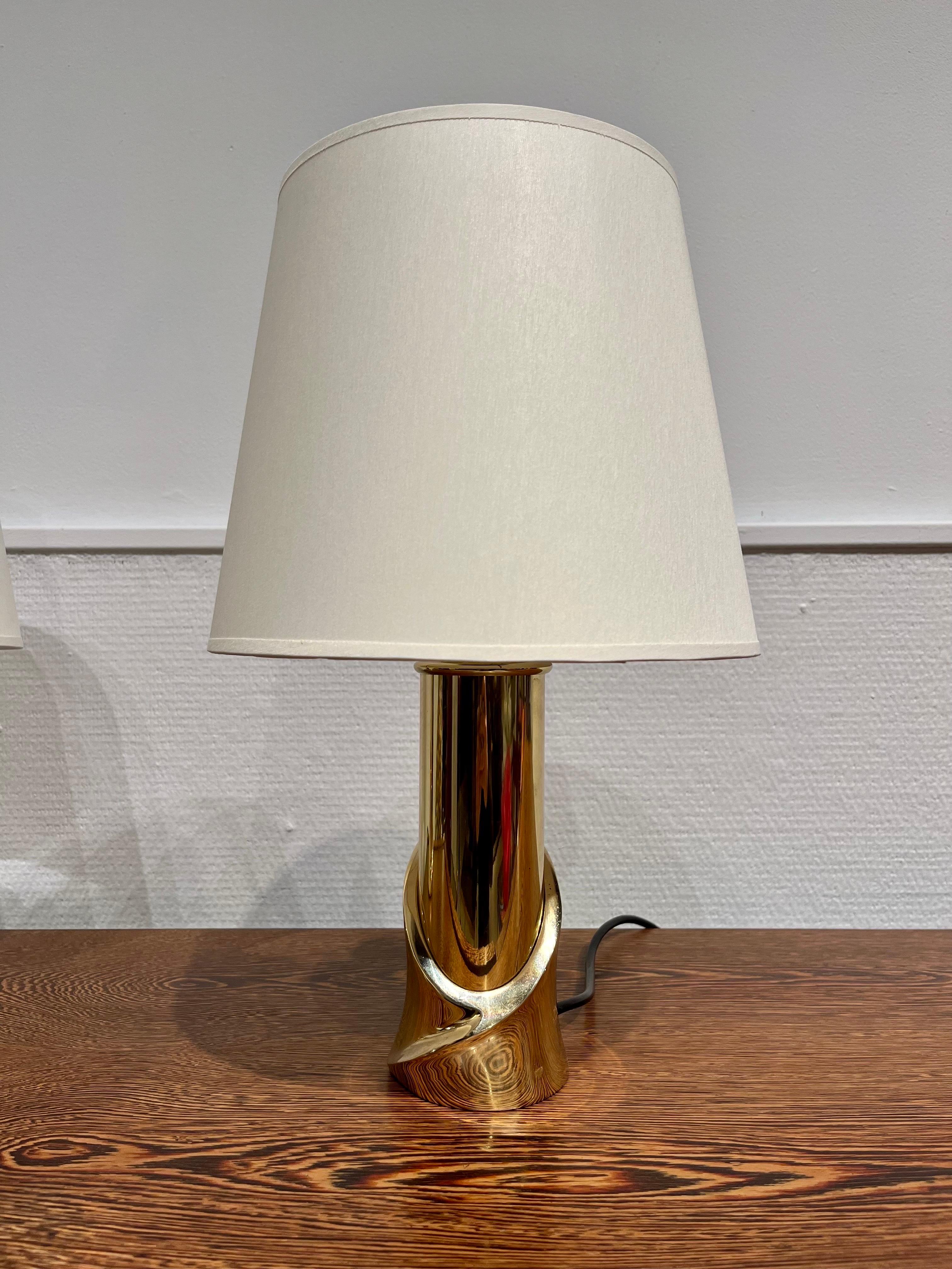 Italian Pair of Brass Lamps by Luciano Frigerio, 1970s, Italy For Sale