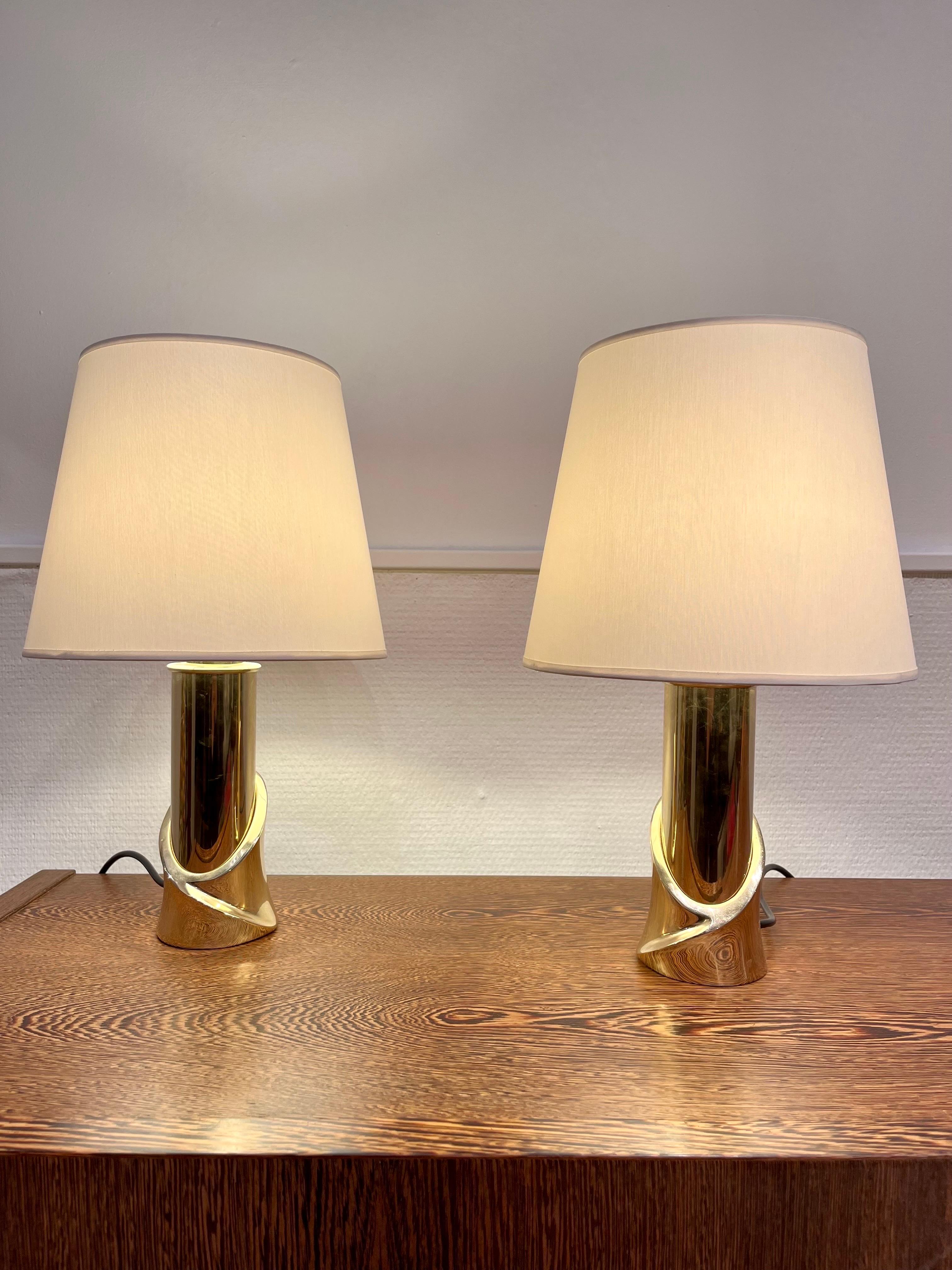 Pair of Brass Lamps by Luciano Frigerio, 1970s, Italy For Sale 3