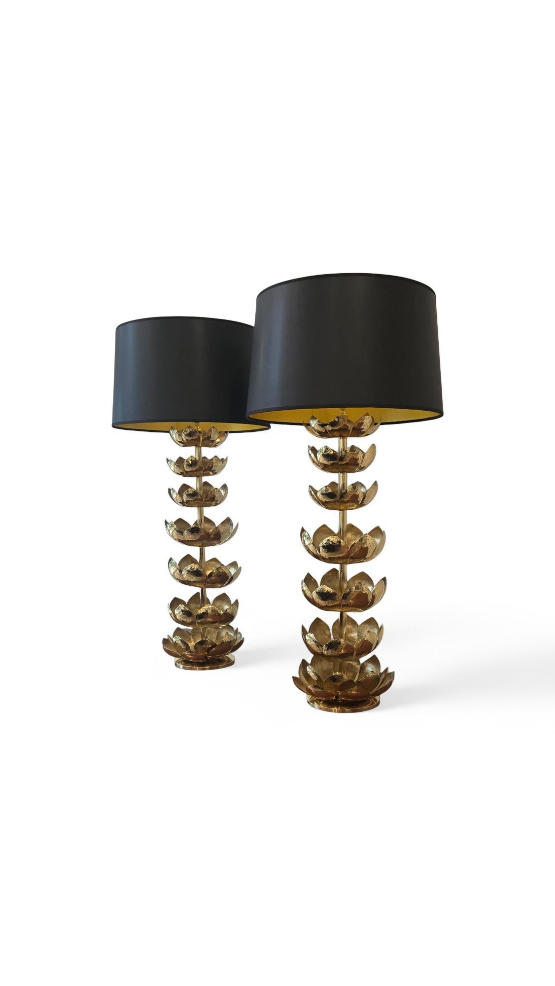 Pareja de lámparas de loto de latón de Feldman Lighting en Bueno estado para la venta en Middlesex, NJ