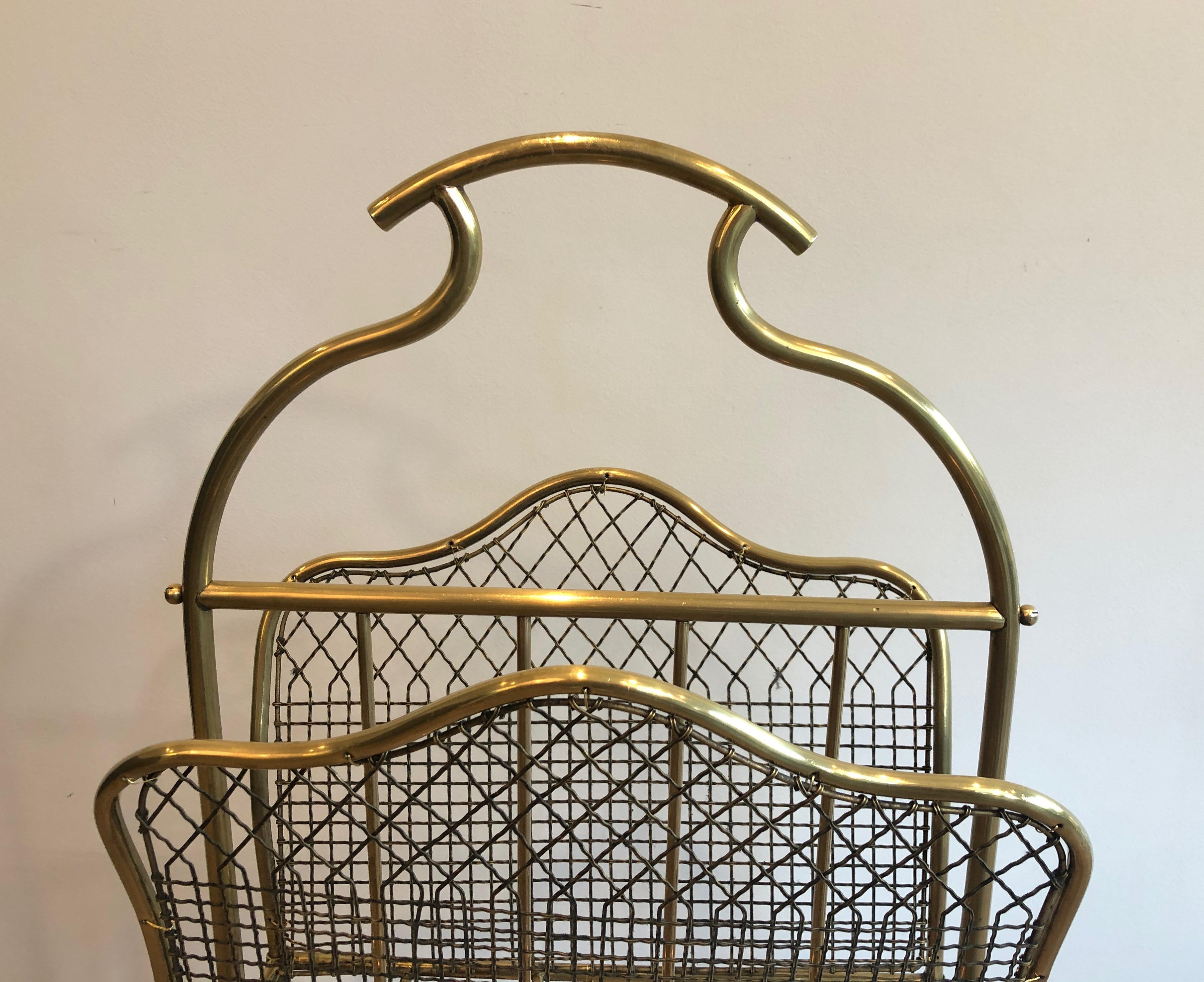 Pair of Brass Magazine Racks Attributed to Maison Jansen In Good Condition For Sale In Marcq-en-Barœul, Hauts-de-France