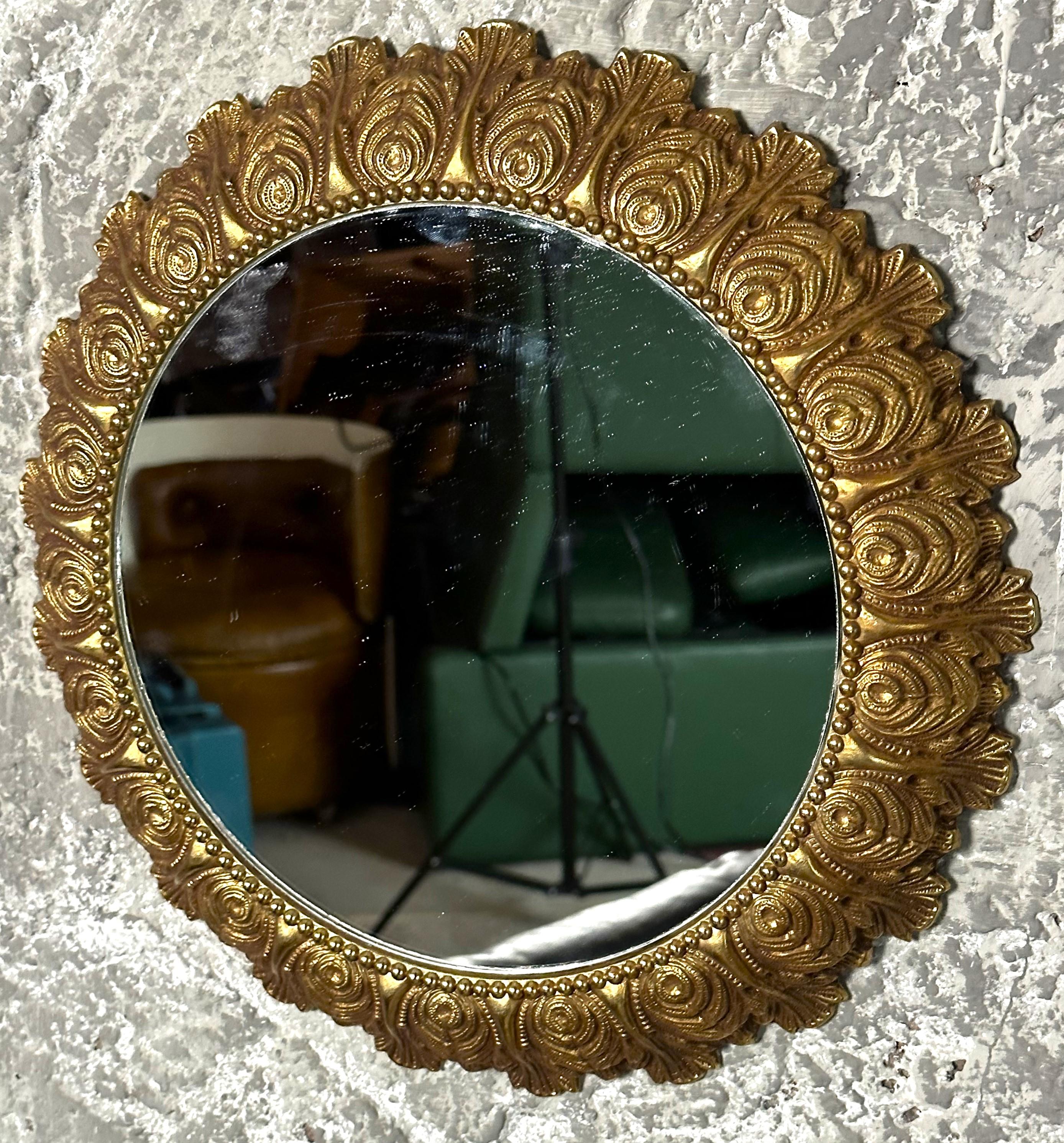 Paar Spiegel aus Messing aus der Mitte des Jahrhunderts, Frankreich 1950er Jahre im Angebot 9