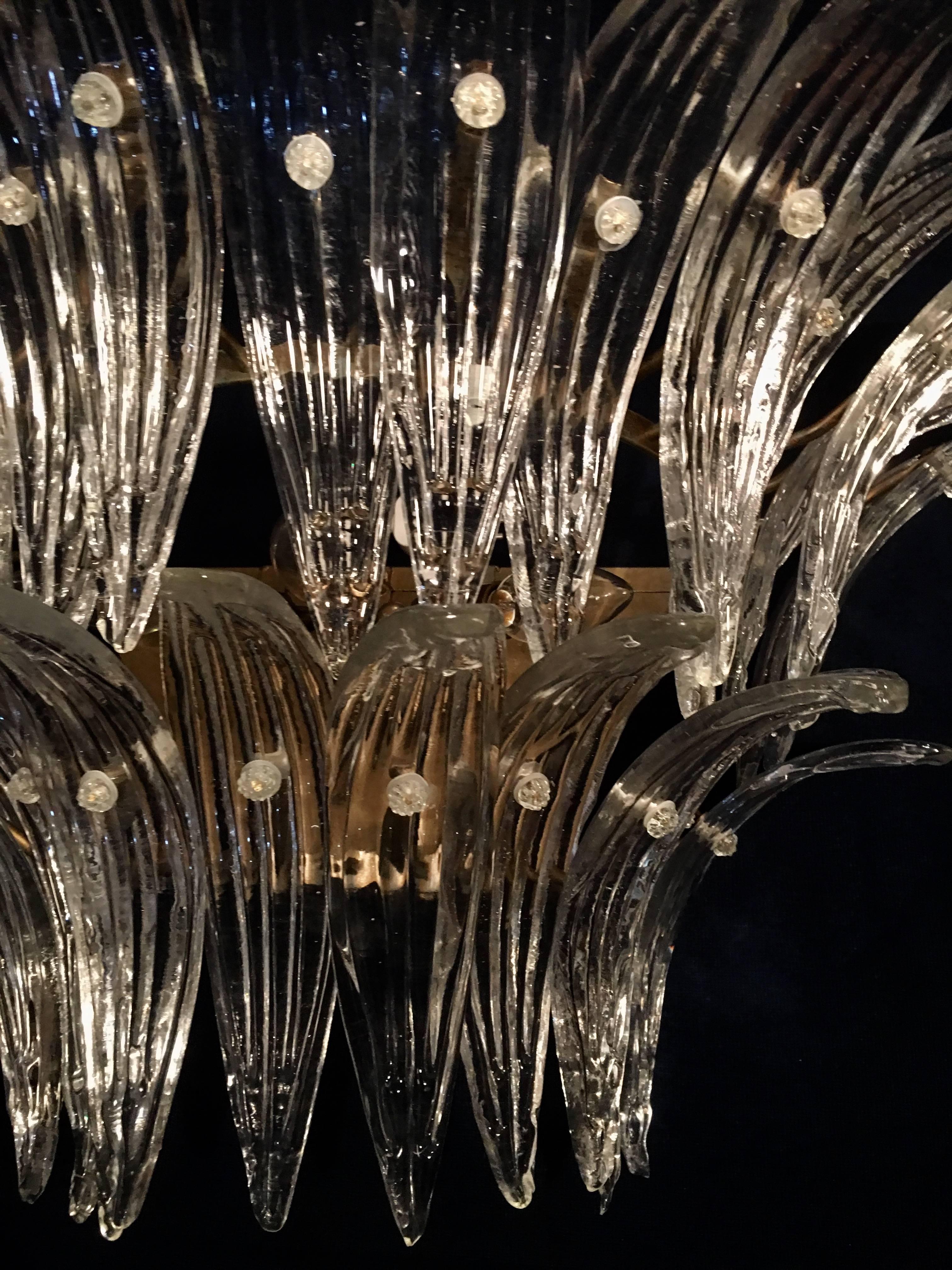 Ein Paar Wandleuchter aus Messing mit dem berühmten „Palmette“ von Barovier & Toso, 1960 (Moderne der Mitte des Jahrhunderts) im Angebot