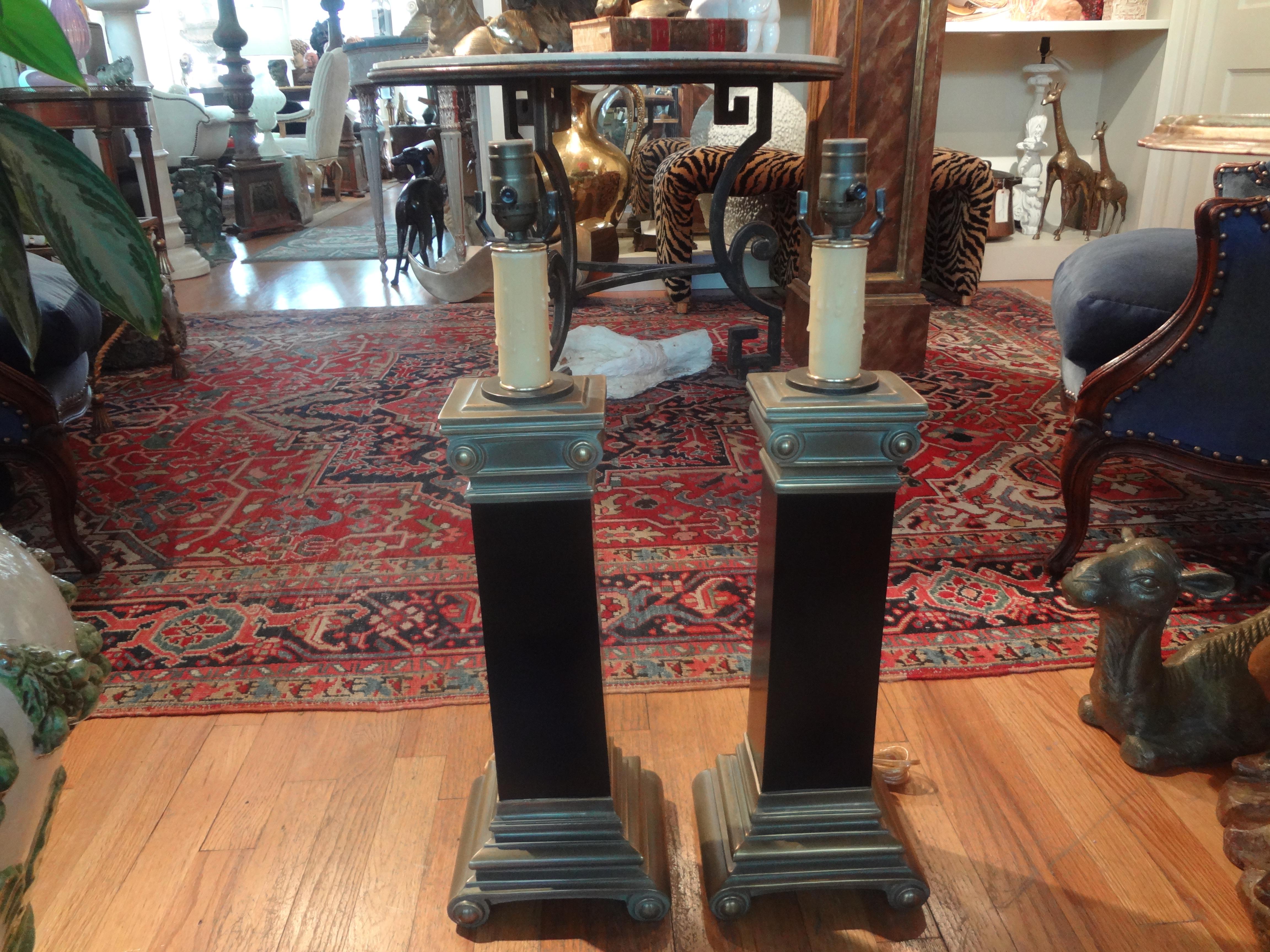 Hollywood Regency Pair of Brass Neoclassical Style Corinthian Column Lamps For Sale