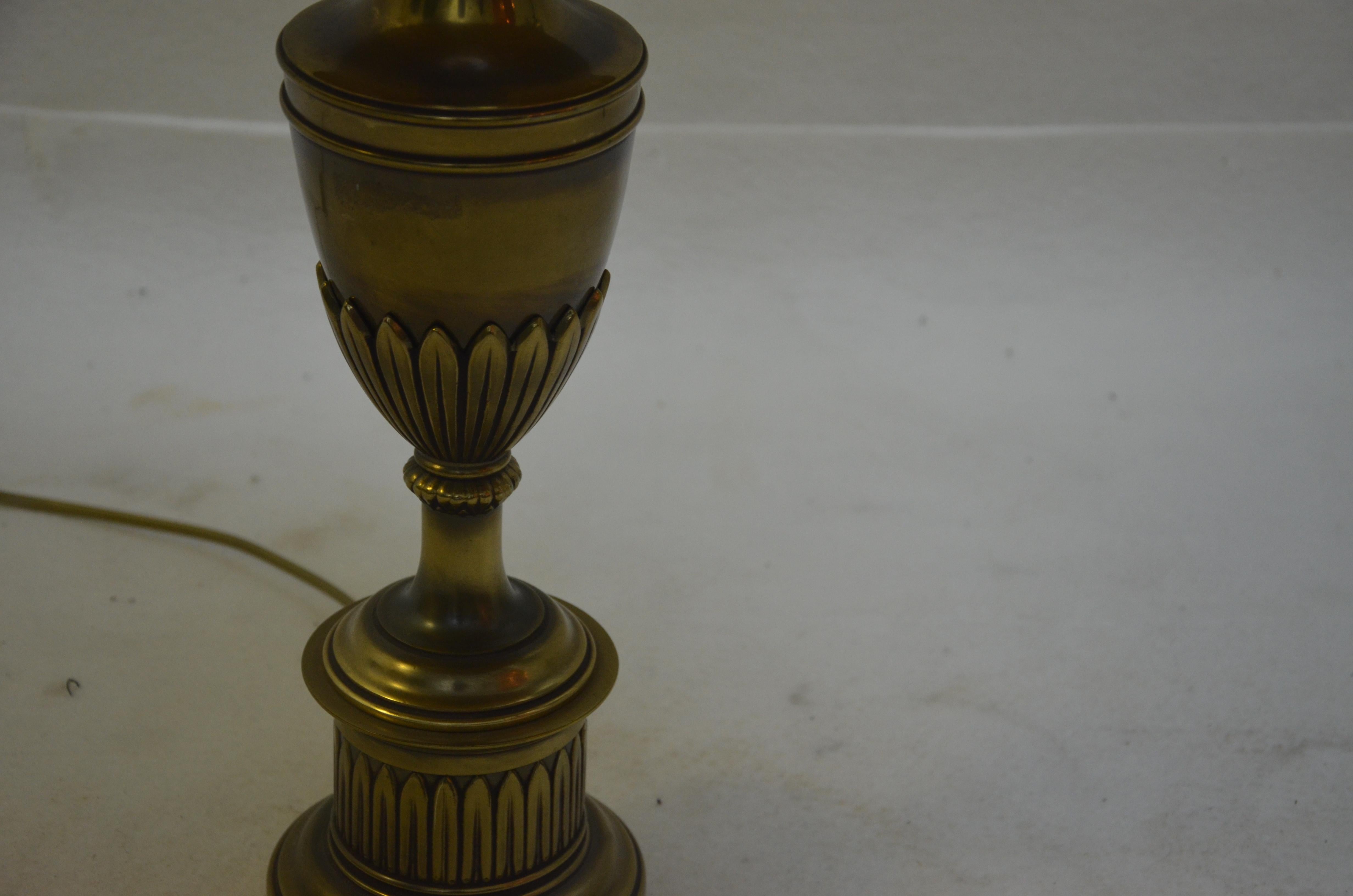 Pair of Brass Neoclassical Style Stiffel Table Lamps with Shades In Good Condition In Brussels, BE