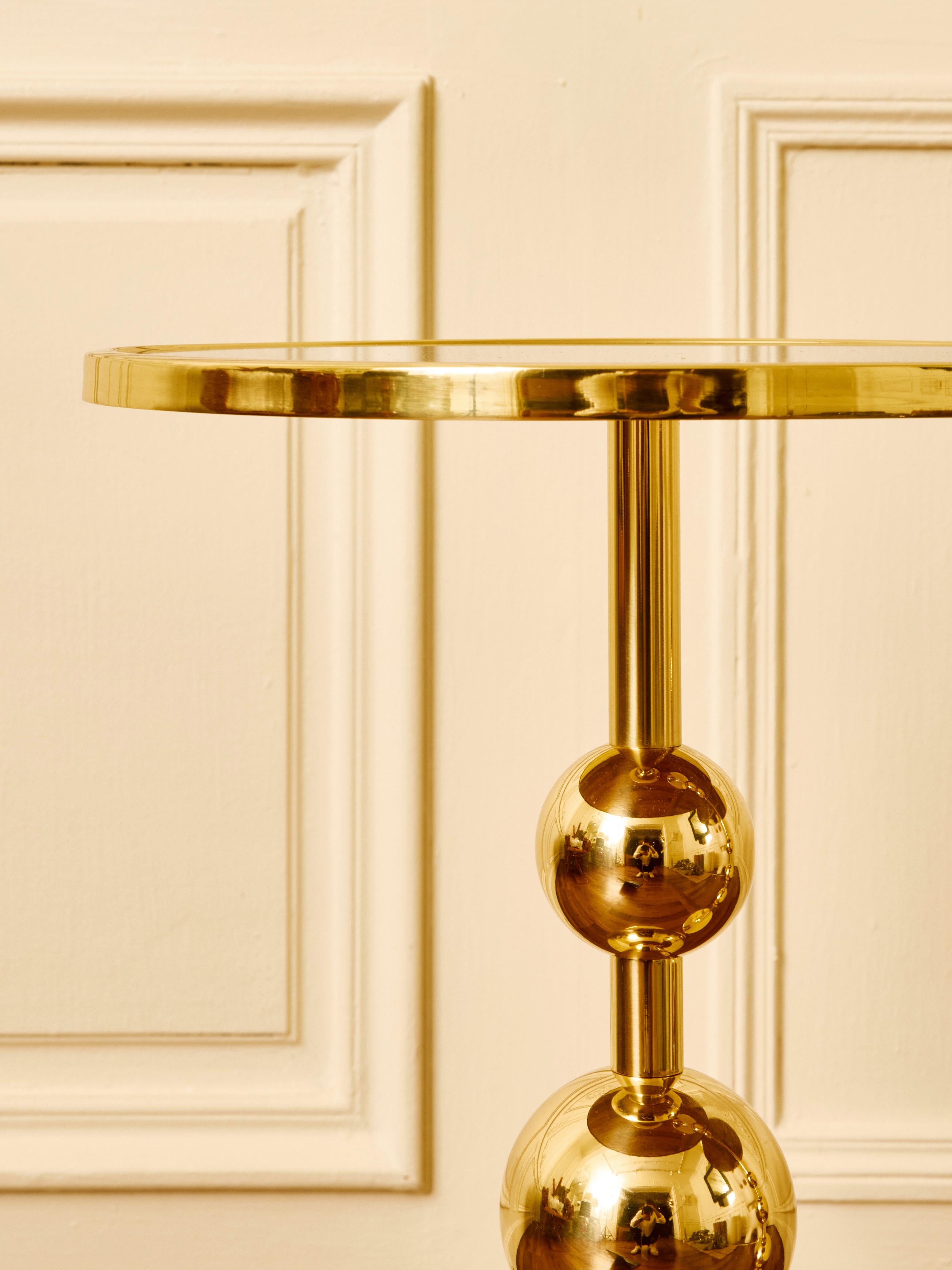 Mid-Century moderno Coppia di piedistalli in ottone di Studio A Glustin in vendita