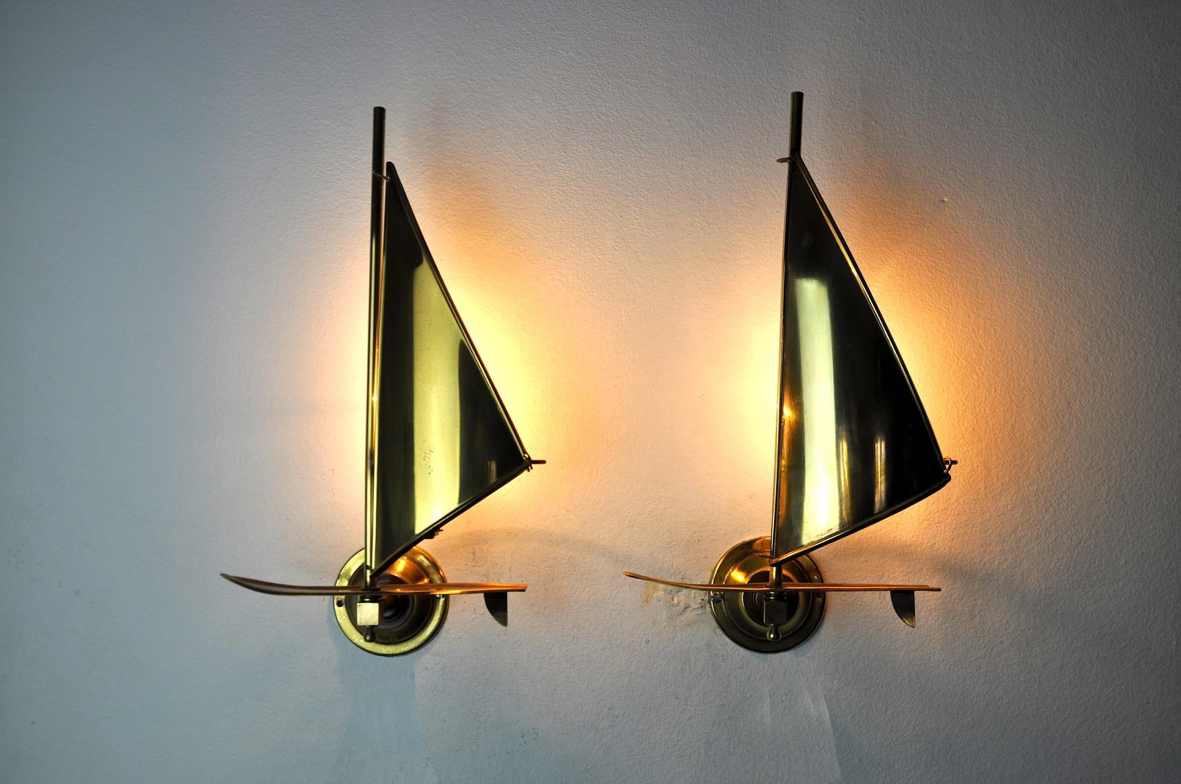 Pair of Brass Sailboat Sconces, Midcentury, Italy, 1950s In Good Condition In BARCELONA, ES