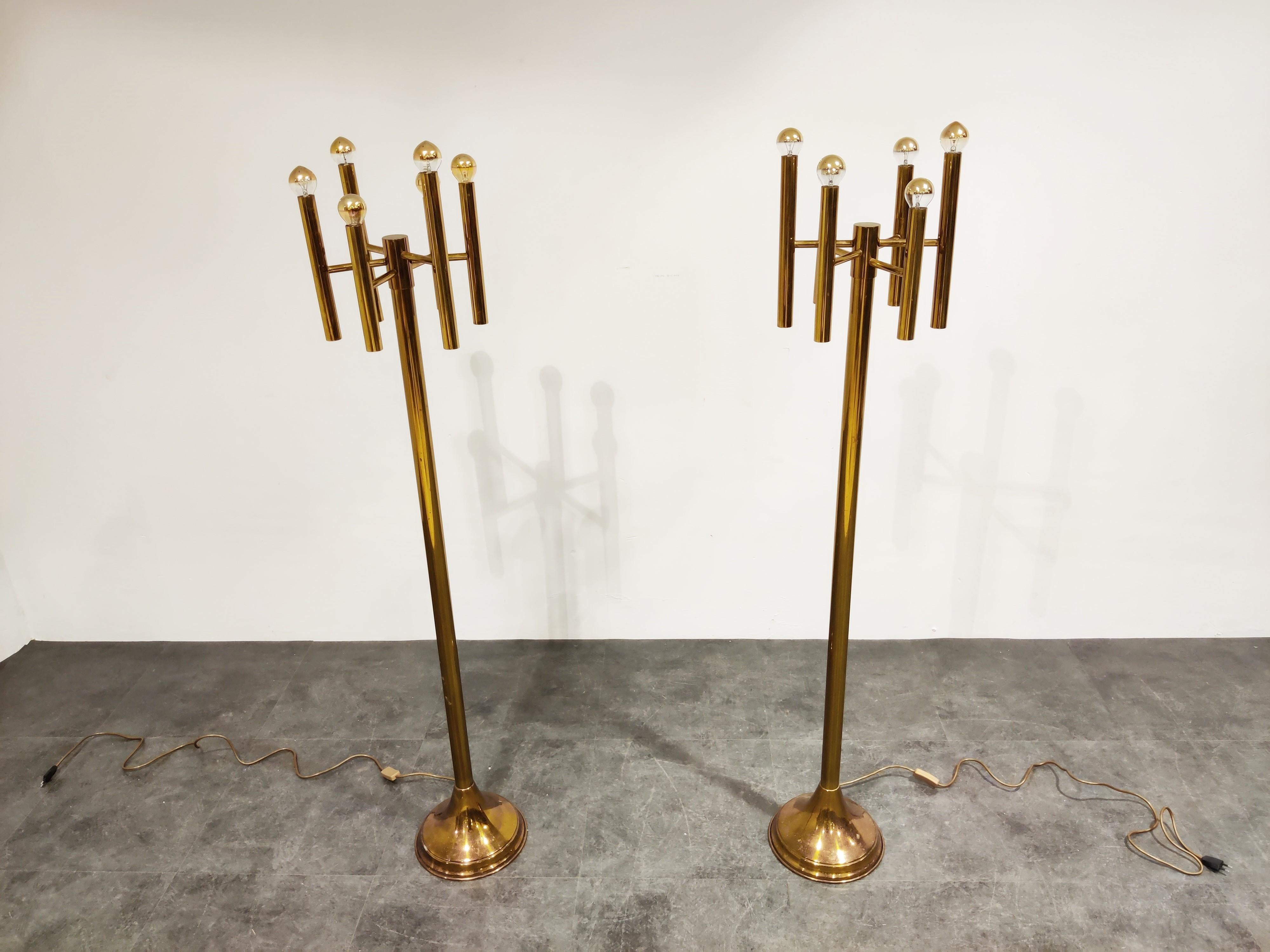 Pair of Brass Sciolari Floor Lamps, 1970s In Good Condition In HEVERLEE, BE