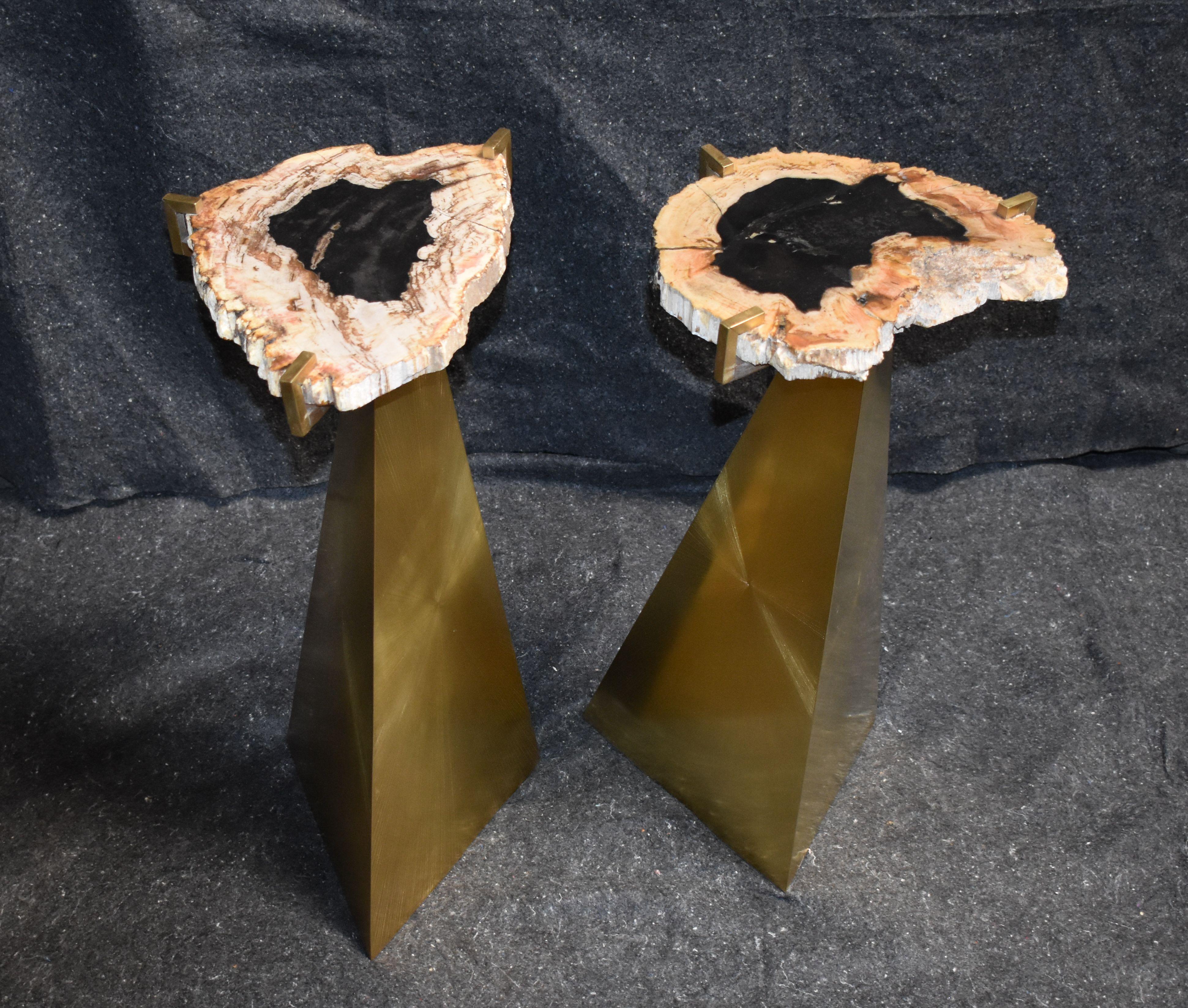 Pair of modern solid brass side tables with petrified wood top.

Dimensions of tops:

First one width 11.75 inches depth 10.50 inches
Second one width 13.25 inches depth 10.25 inches.