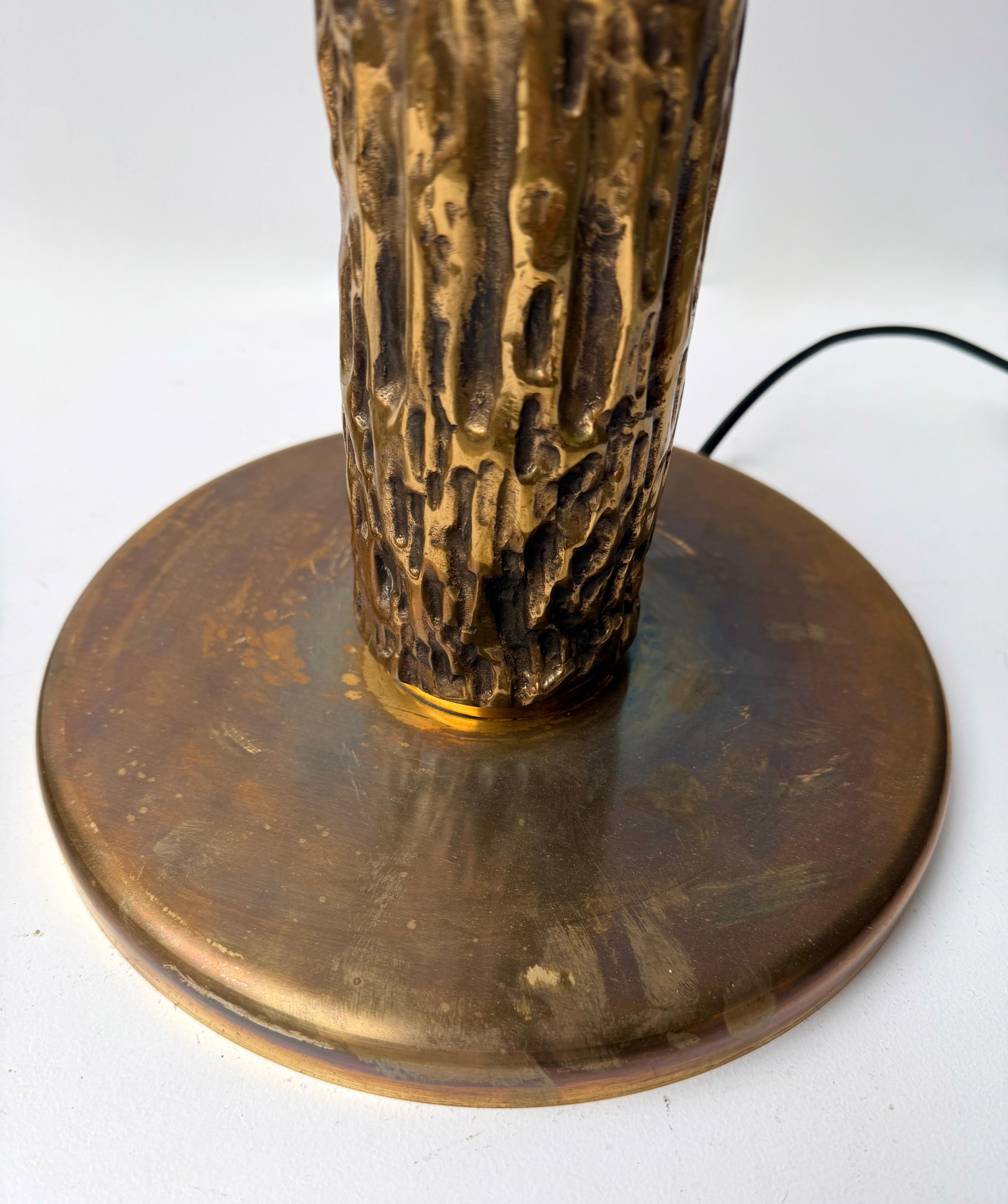 Paar Messing-Skulptur-Lampen von Angelo Brotto für Esperia Italien, 1980er Jahre (Moderne der Mitte des Jahrhunderts) im Angebot