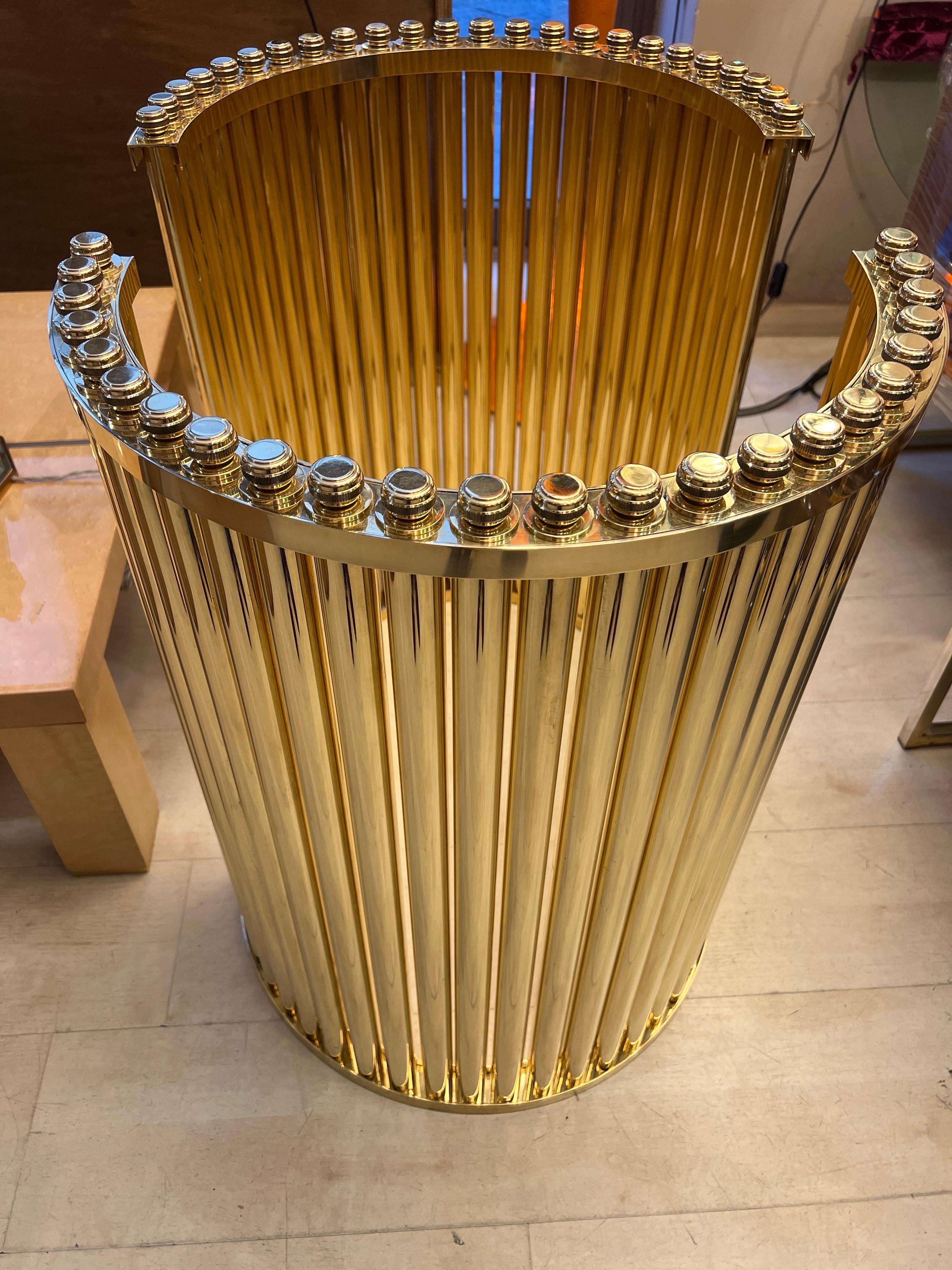 Coppia di basi da tavolo o console semicircolari in ottone, 1980 in vendita 4