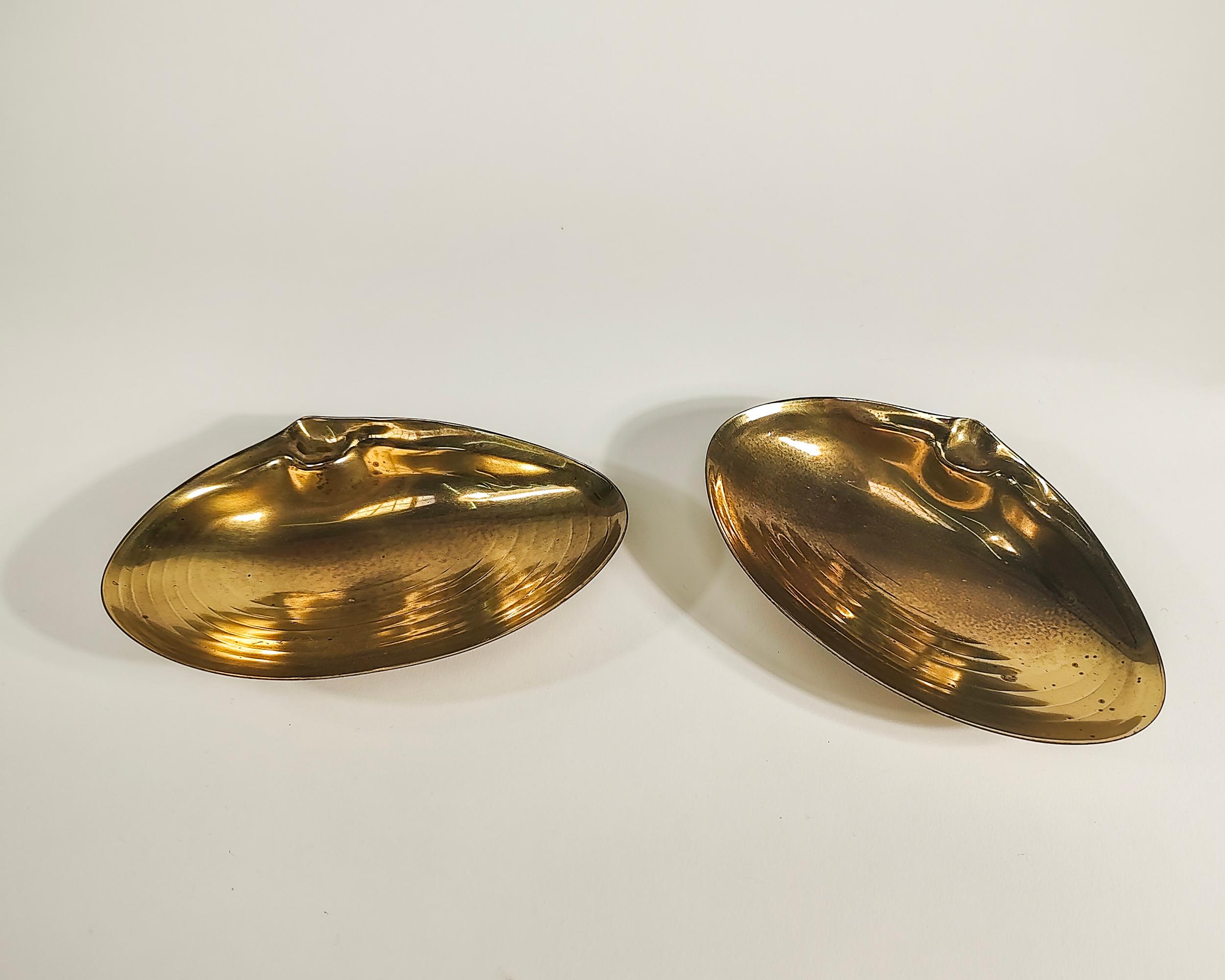 Pair of Brass Shell Ashtray Catch Dishes 4