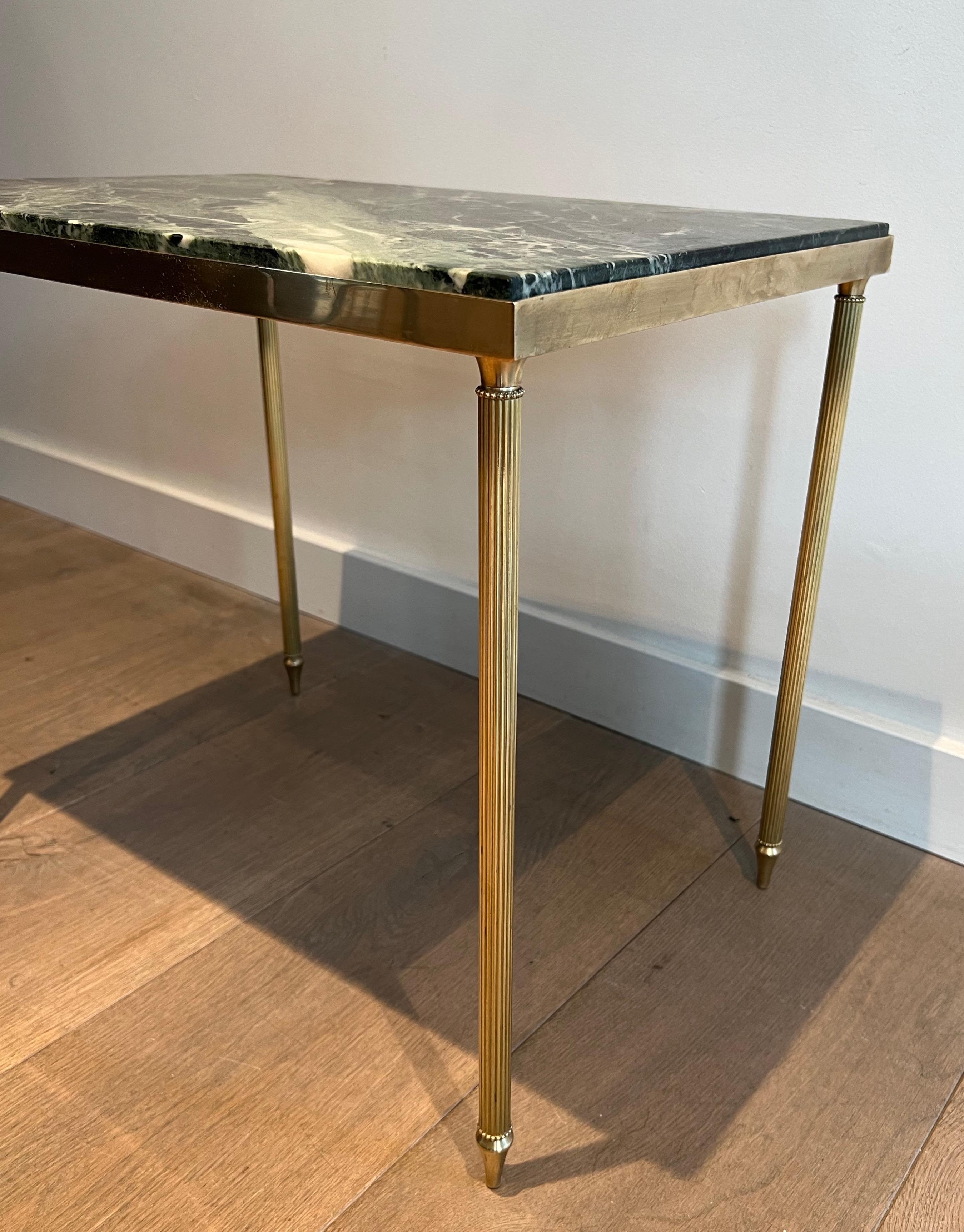 Paire de tables d'appoint en laiton avec plateau en marbre vert dans le style de la Maison Jansen 2