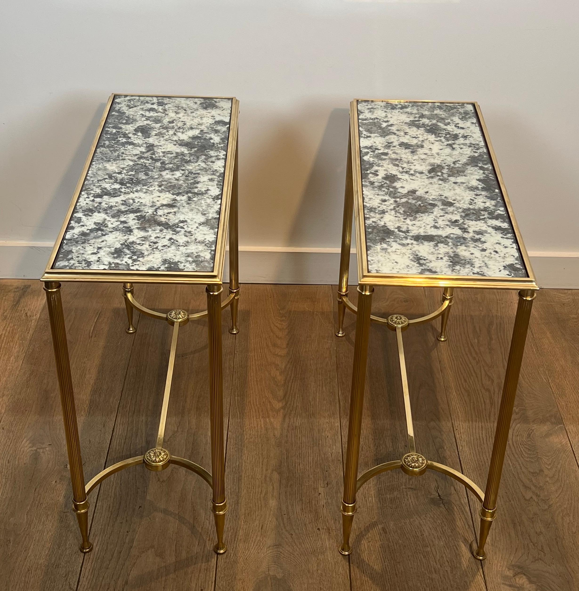 Français Pair of Brass Side Tables with Oxidized Mirror Tops by Maison Baguès en vente
