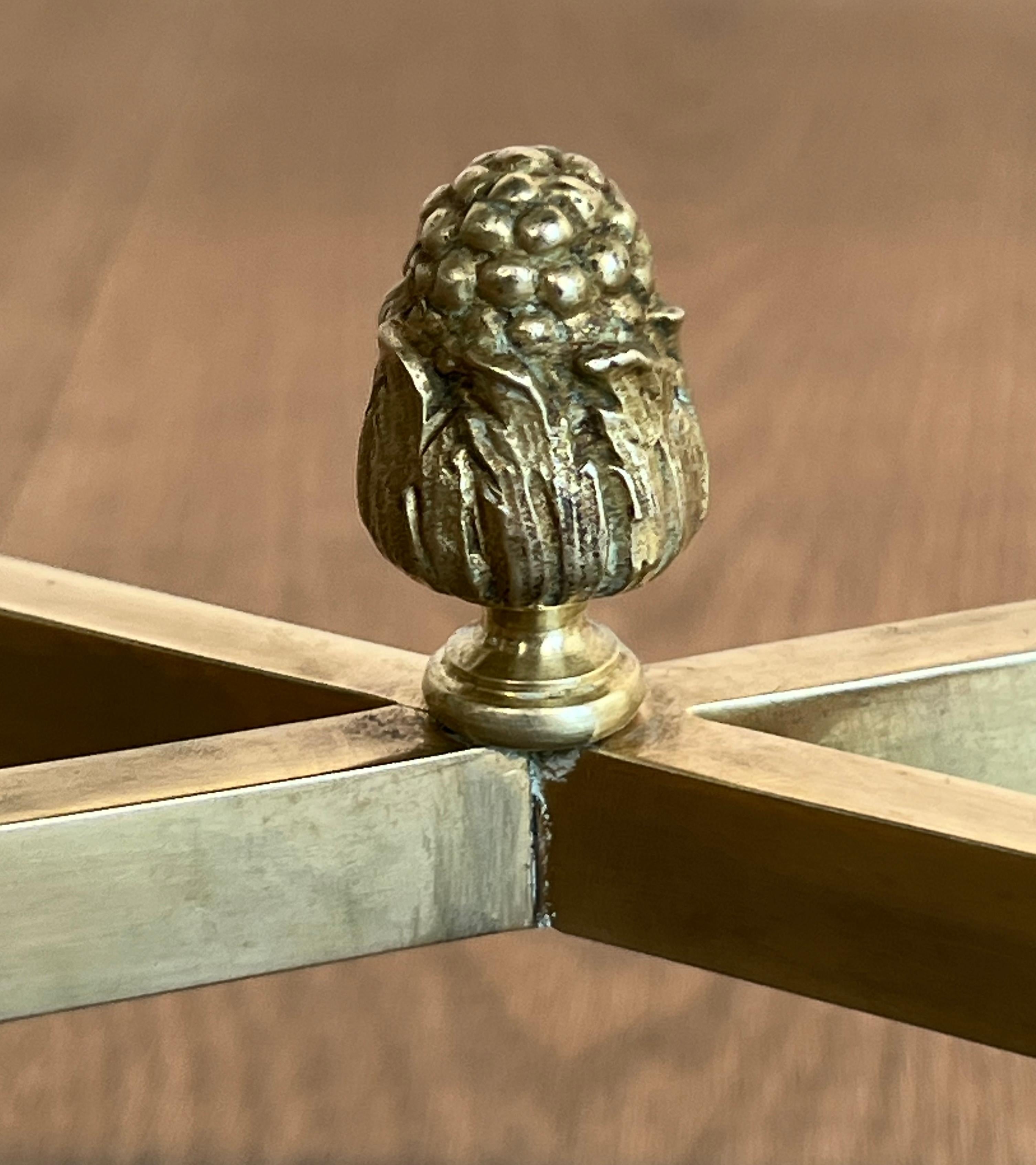 Coppia di tavolini in ottone con piani in specchio ossidato di Maison Jansen in vendita 10