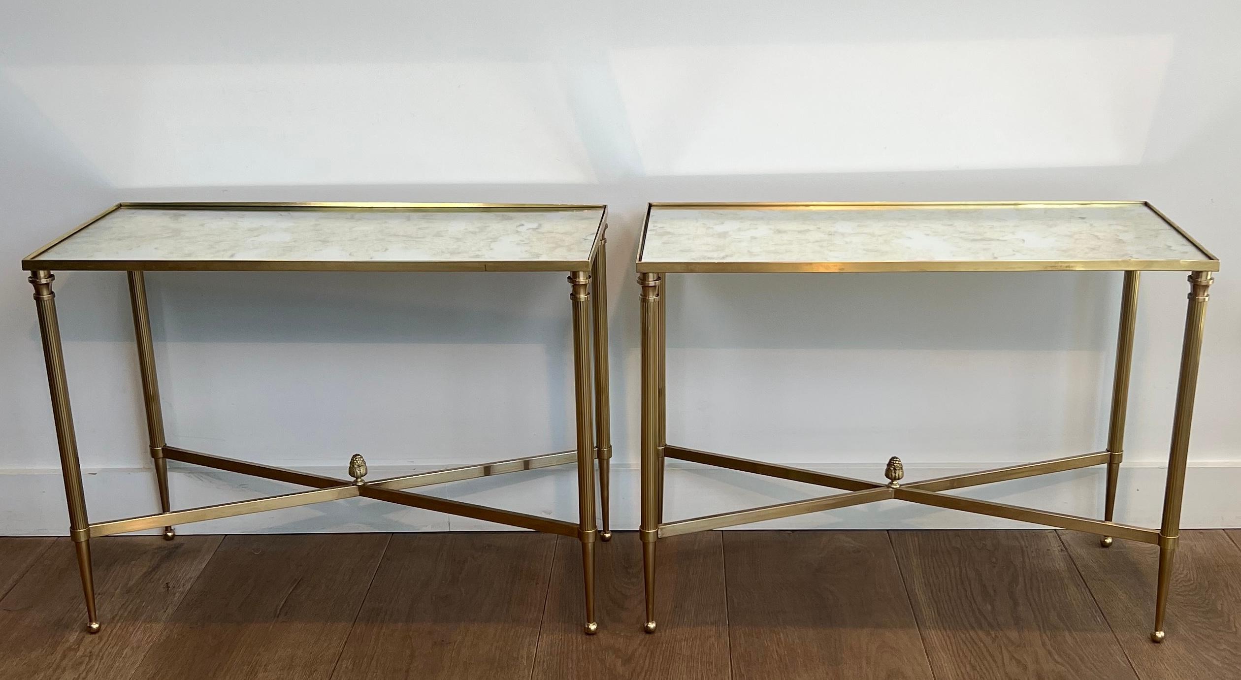 Neoclassico Coppia di tavolini in ottone con piani in specchio ossidato di Maison Jansen in vendita
