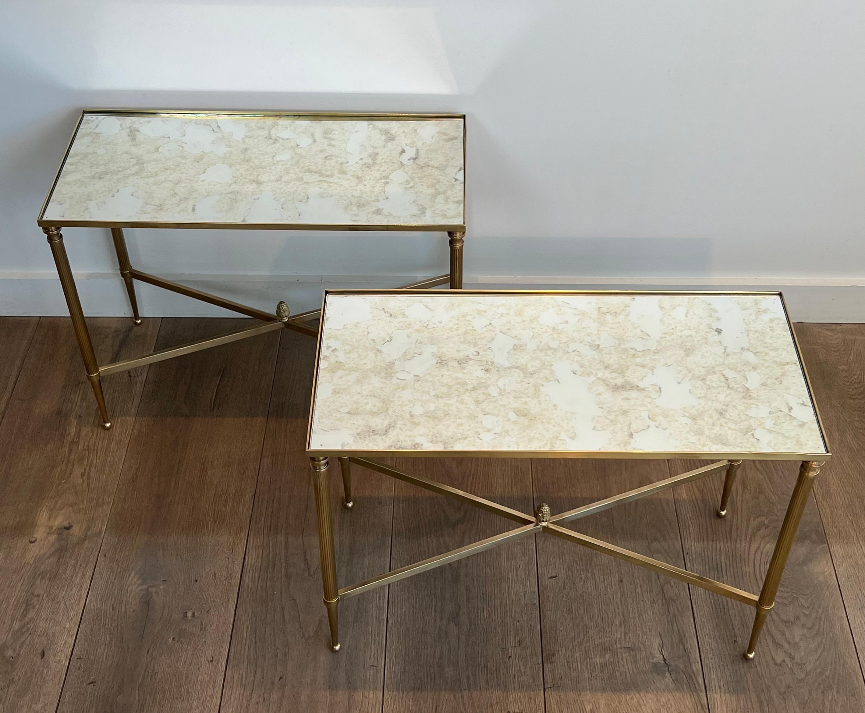 Francese Coppia di tavolini in ottone con piani in specchio ossidato di Maison Jansen in vendita