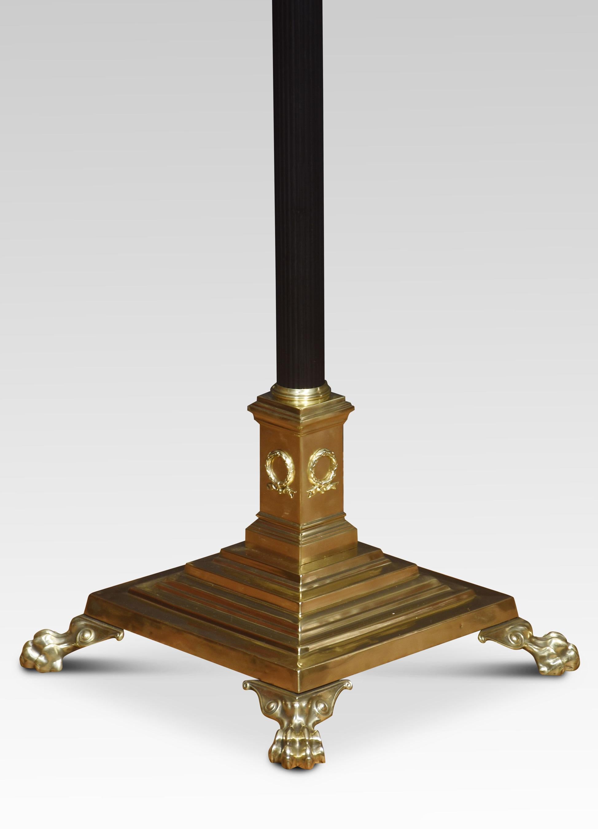 XIXe siècle Paire de lampes standard en laiton en vente