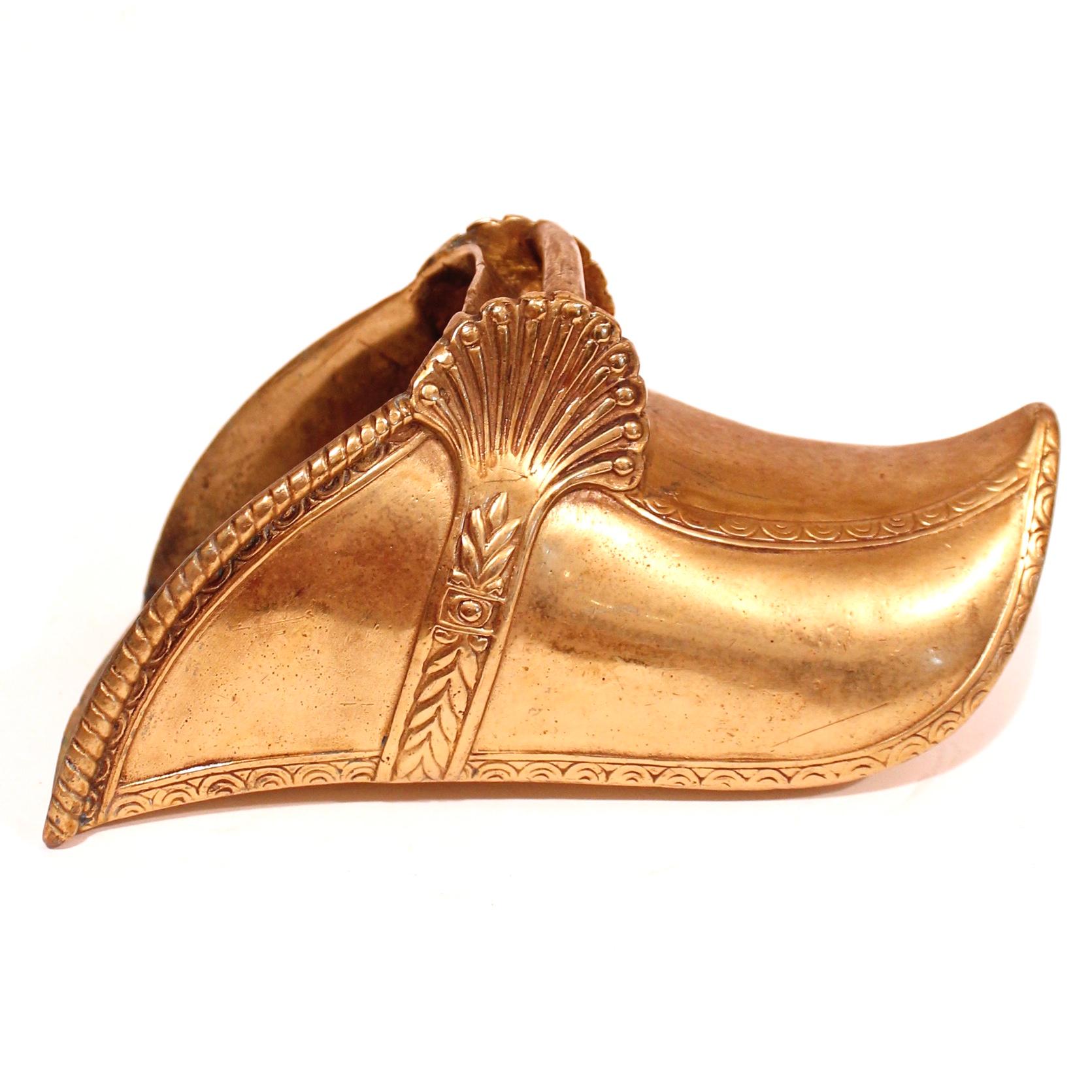 Pair Of Brass Stirrups, 19th Century, Spanish Colonial In Good Condition For Sale In Free Union, VA
