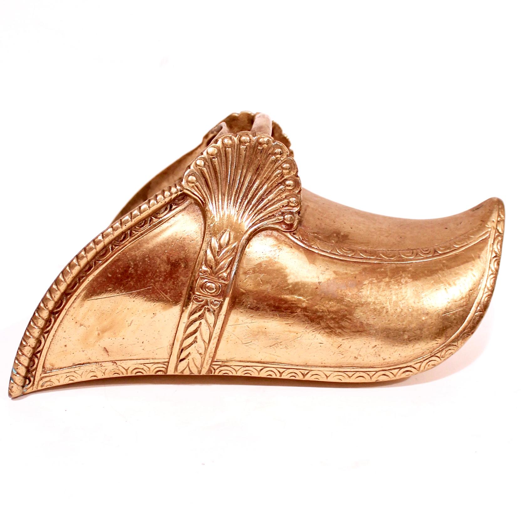 Pair Of Brass Stirrups, 19th Century, Spanish Colonial For Sale 1