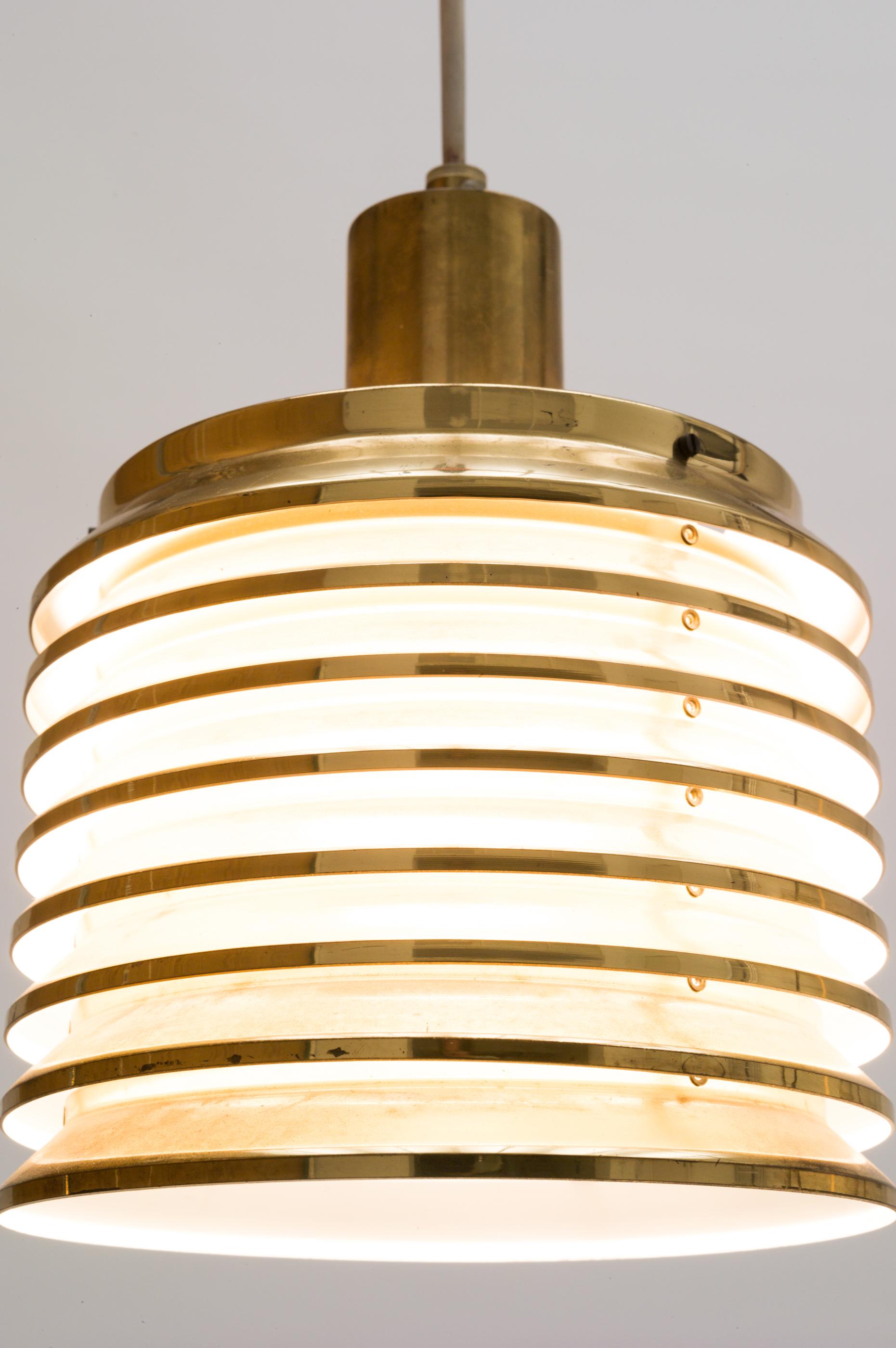 Pair of Brass T642 Pendant Lights by Hans-Agne Jakobsson, Sweden, 1960s In Good Condition In Barcelona, ES