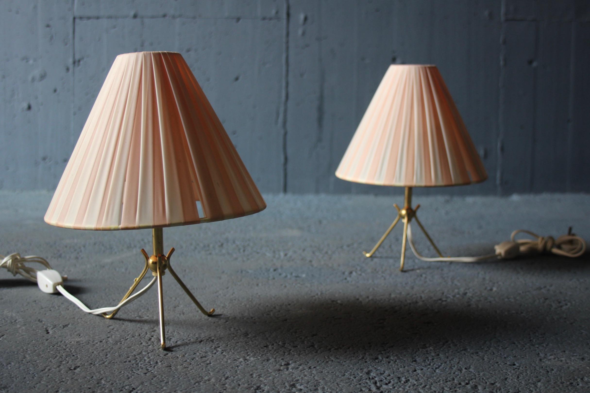Pair of brass table lamp.