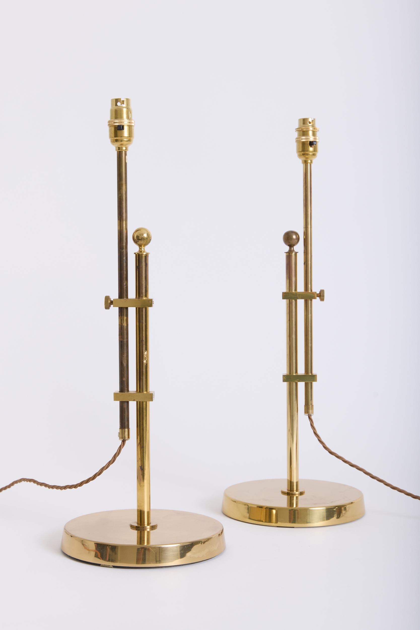 Pareja de lámparas de mesa de latón de Bergboms en venta 1