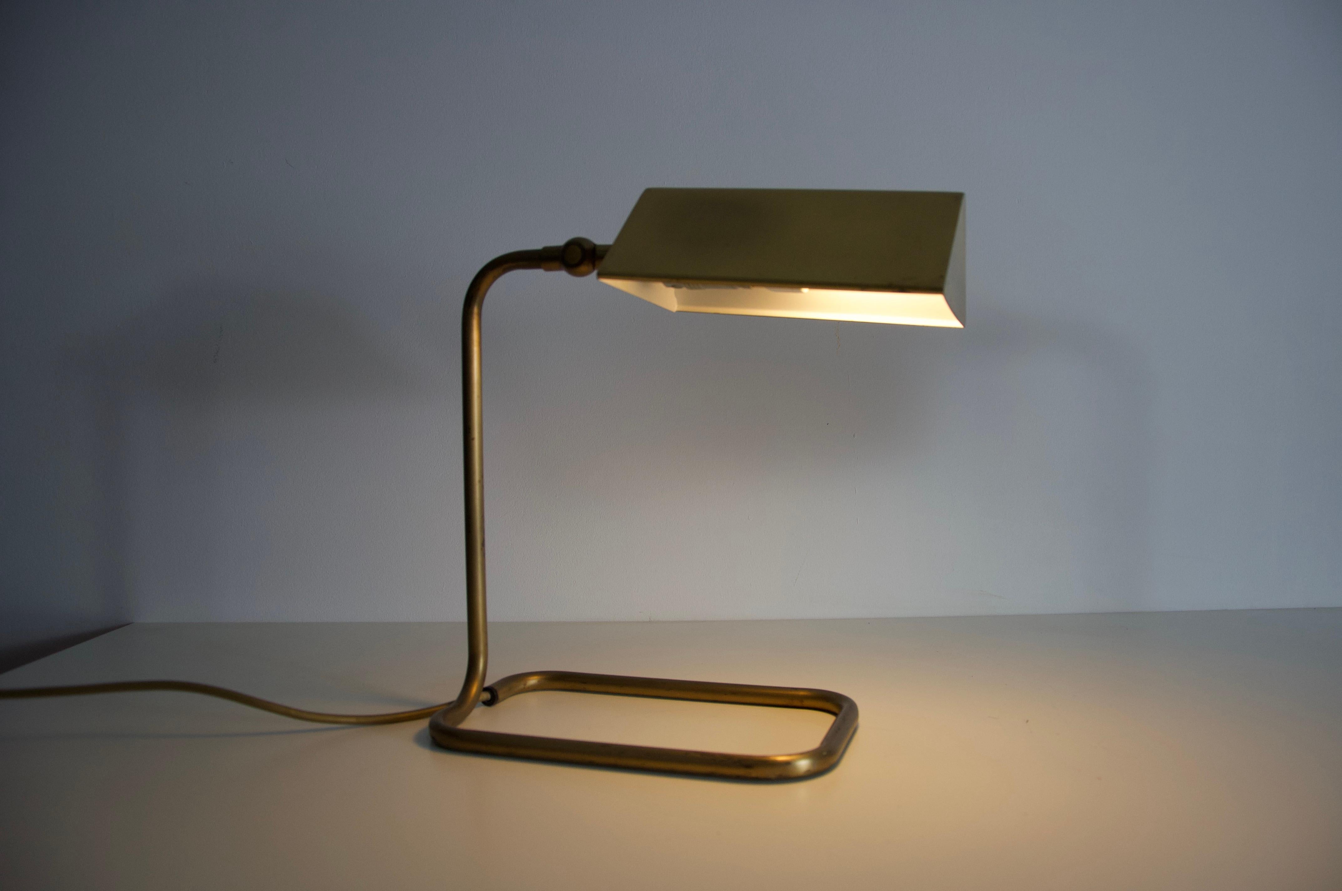 Mid-Century moderno Coppia di lampade da tavolo in ottone di Florian Schulz, Germania, anni '70 in vendita