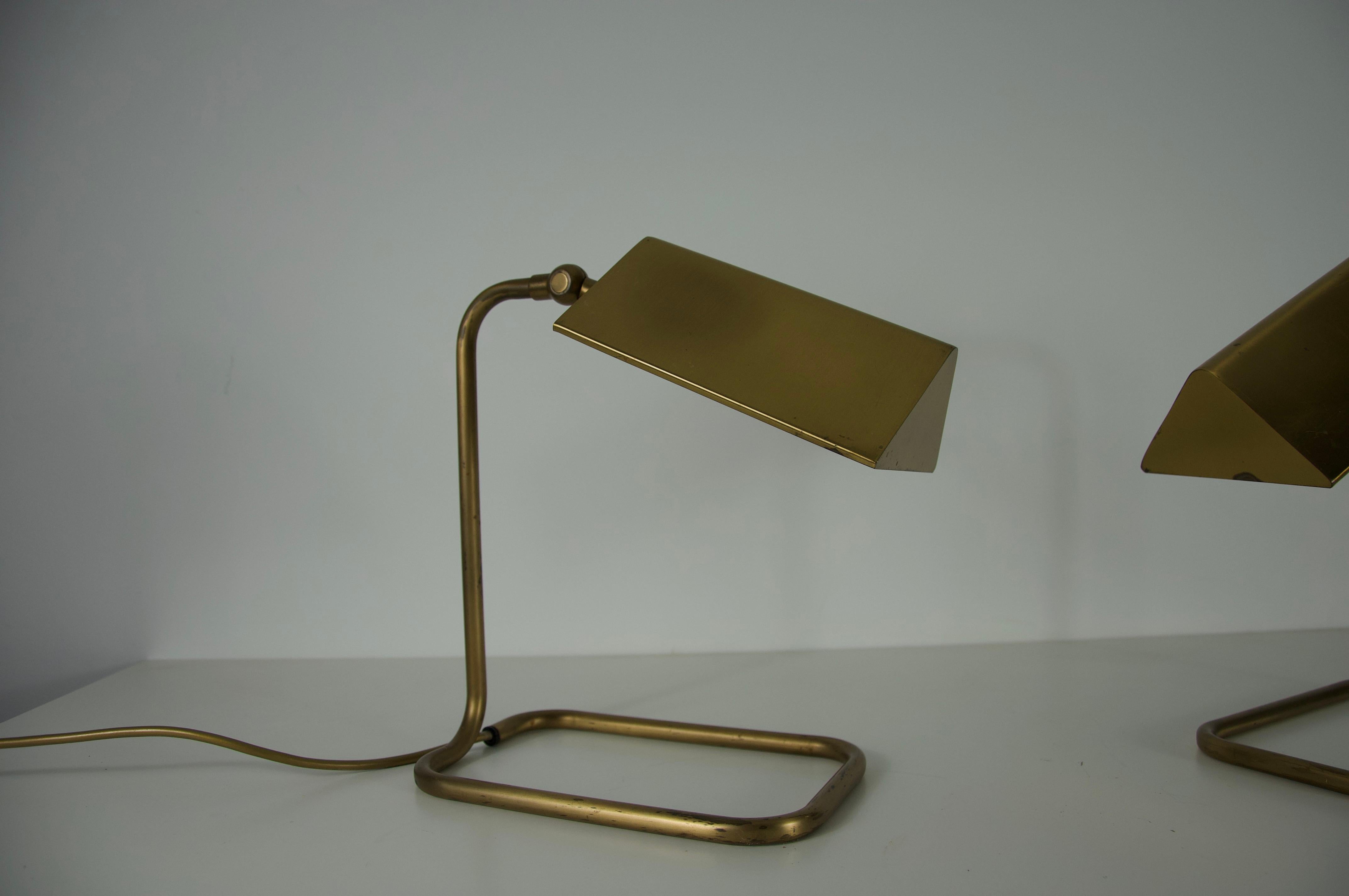 Ottone Coppia di lampade da tavolo in ottone di Florian Schulz, Germania, anni '70 in vendita