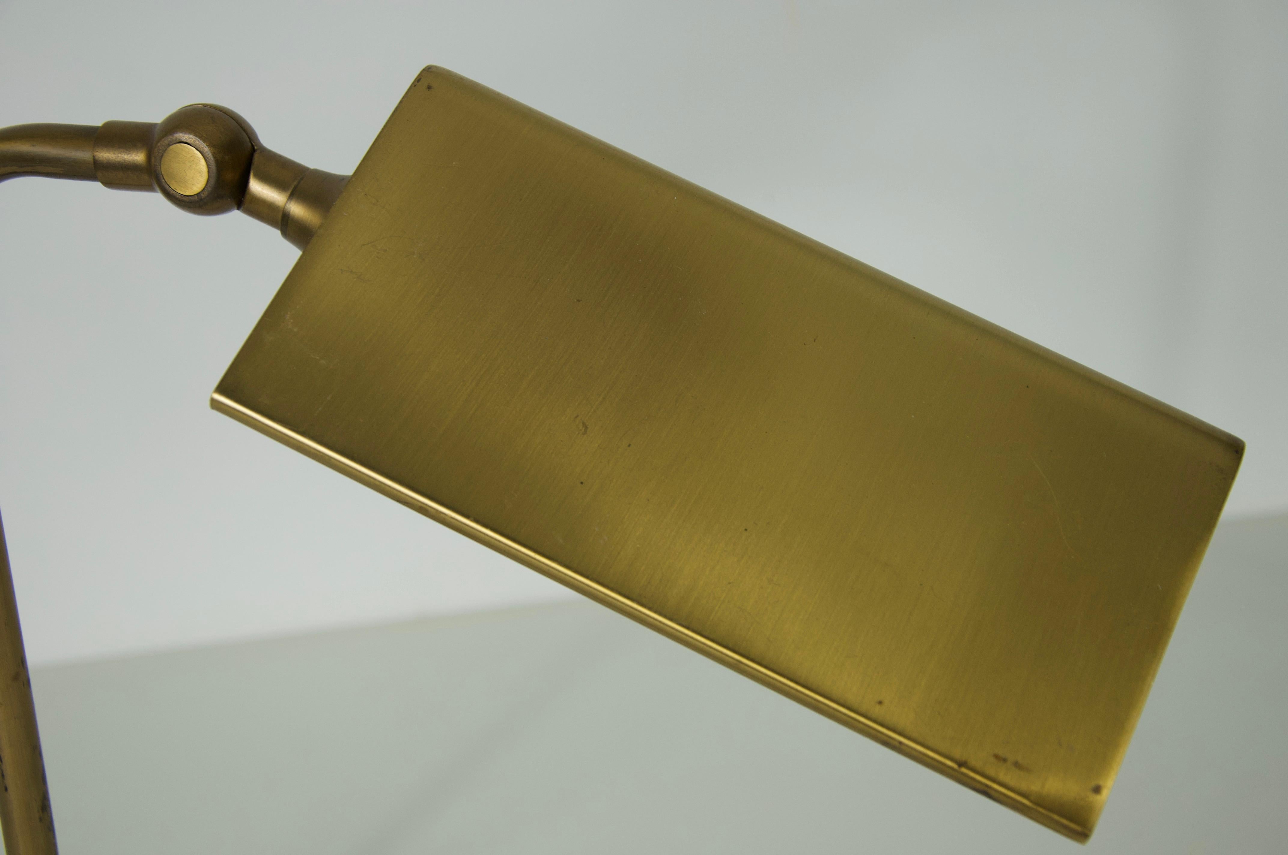 Coppia di lampade da tavolo in ottone di Florian Schulz, Germania, anni '70 in vendita 2