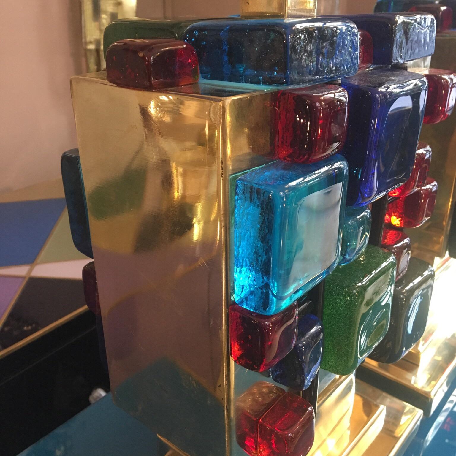 Paire de lampes de bureau en laiton avec cubes en verre de Murano multicolores, années 1980 7