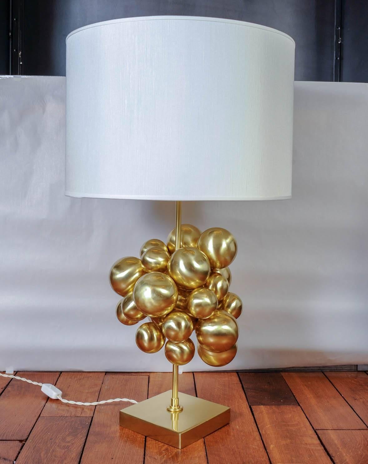 Pair of Brass Table Lamps with Multiple Spheres In Excellent Condition In Saint-Ouen, IDF